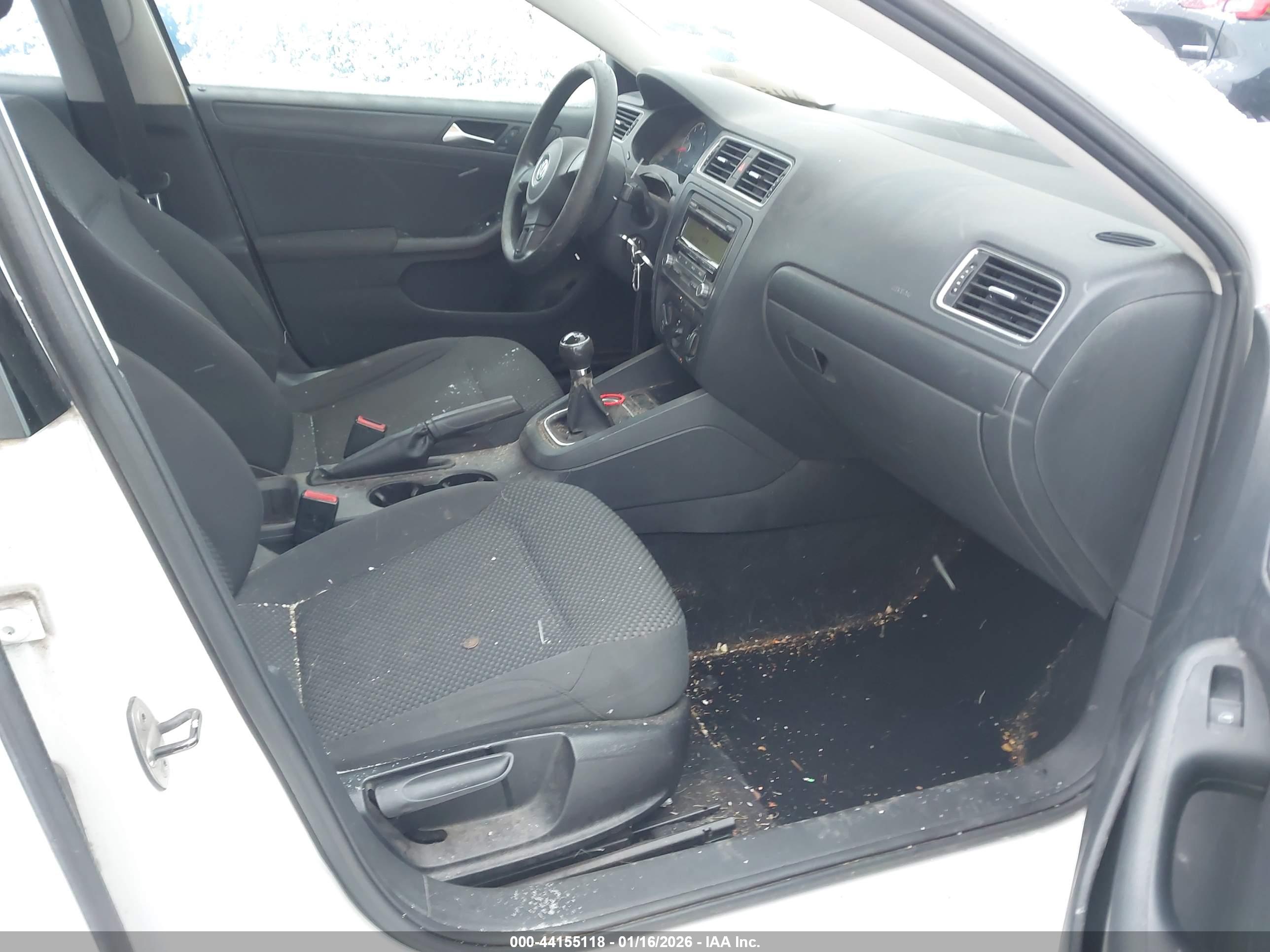 VOLKSWAGEN JETTA image 5