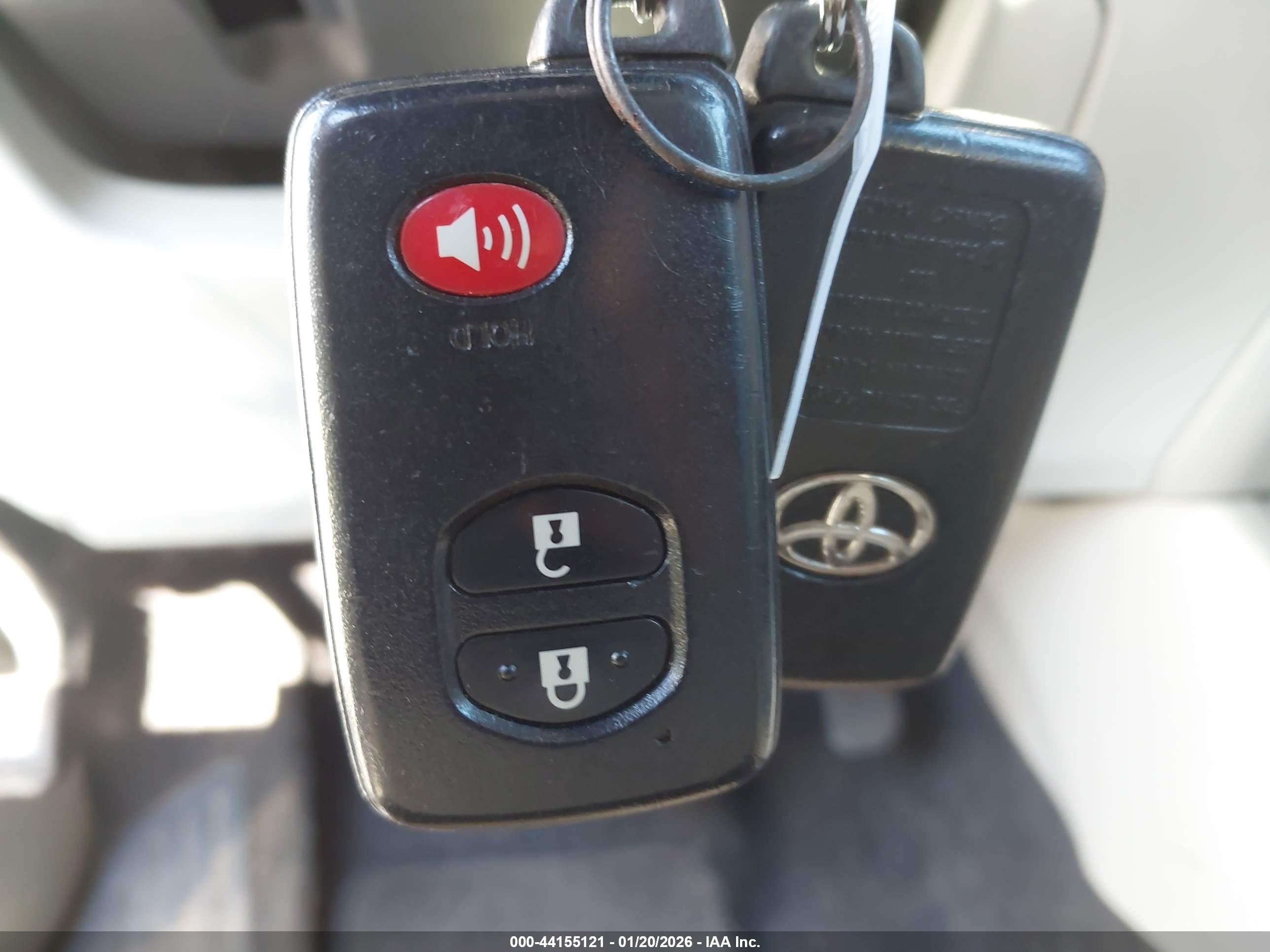 TOYOTA PRIUS image 11