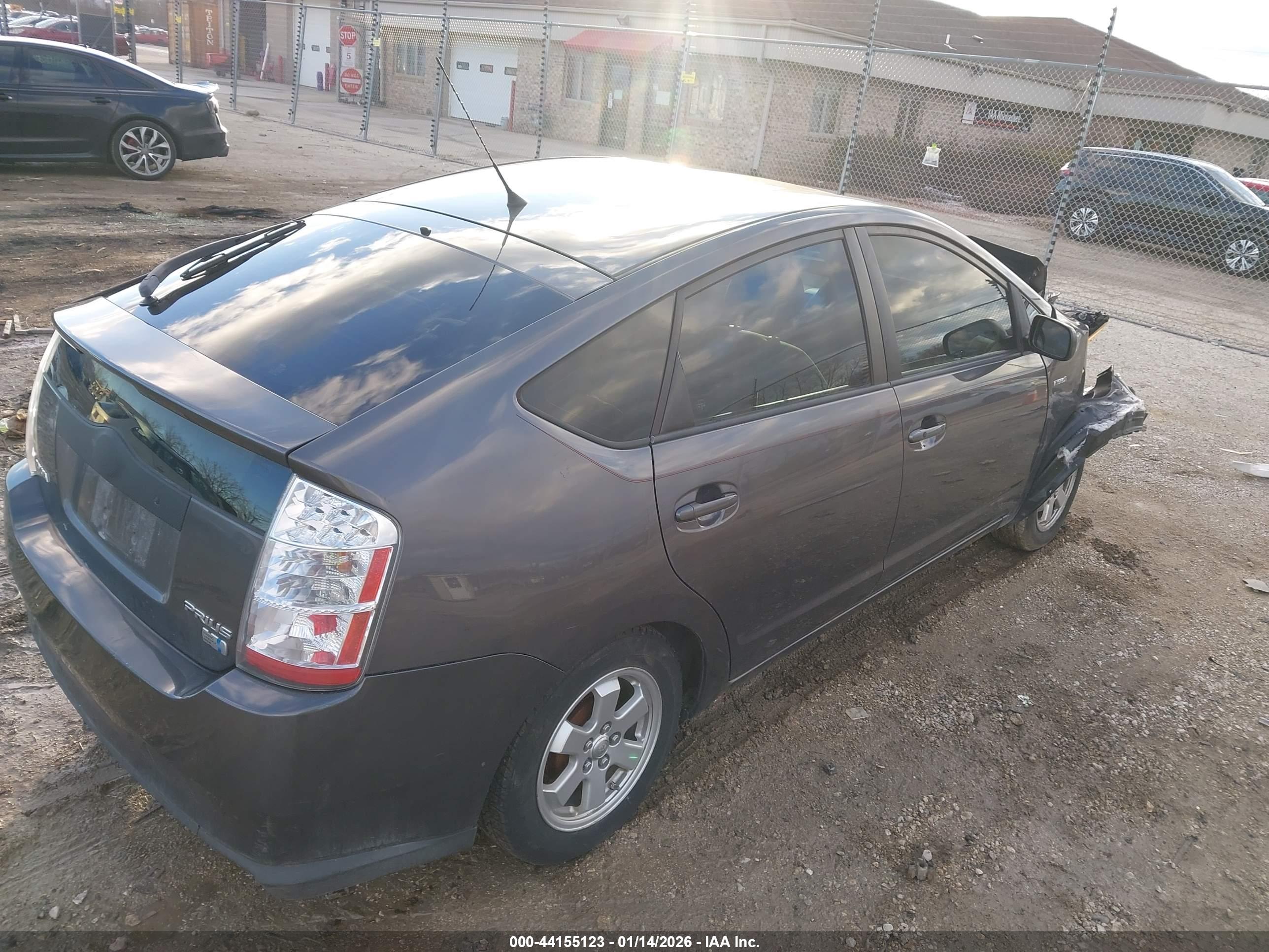 TOYOTA PRIUS image 4