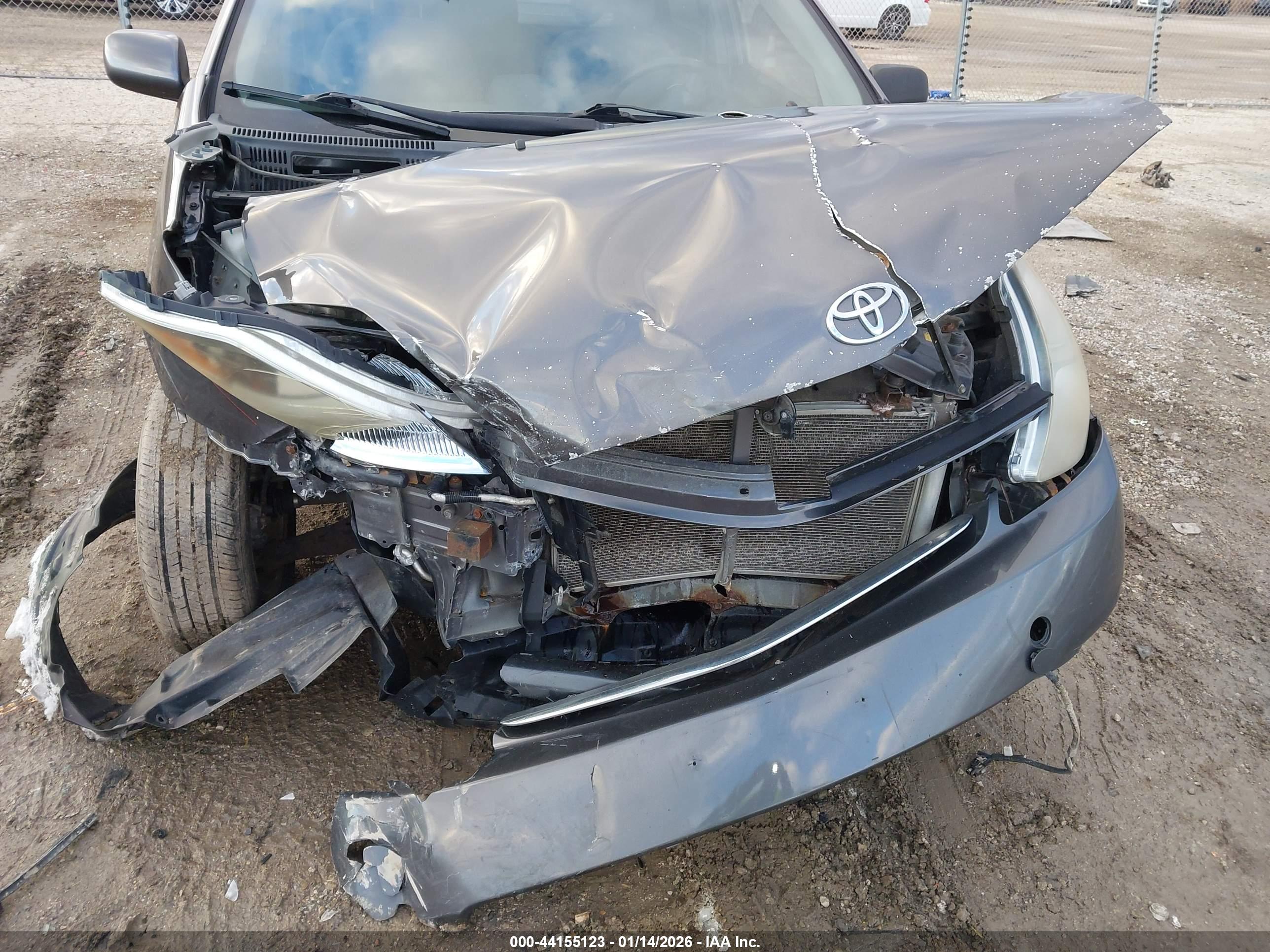 TOYOTA PRIUS image 6