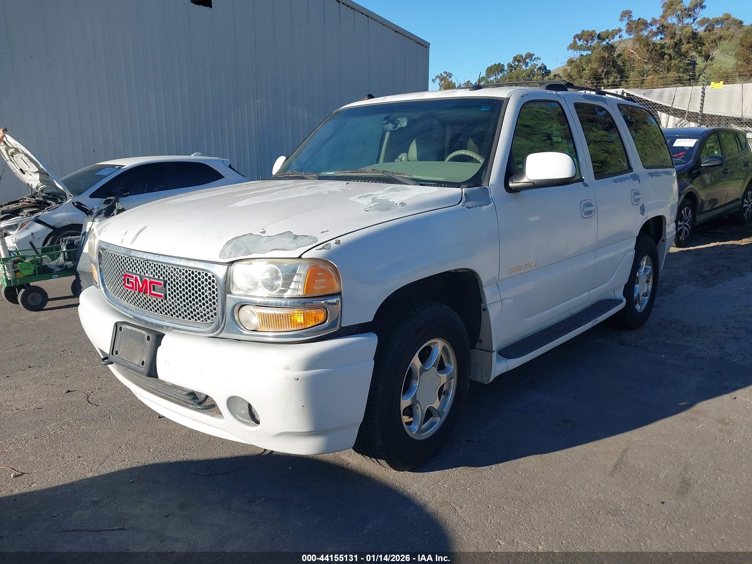 GMC YUKON image 2