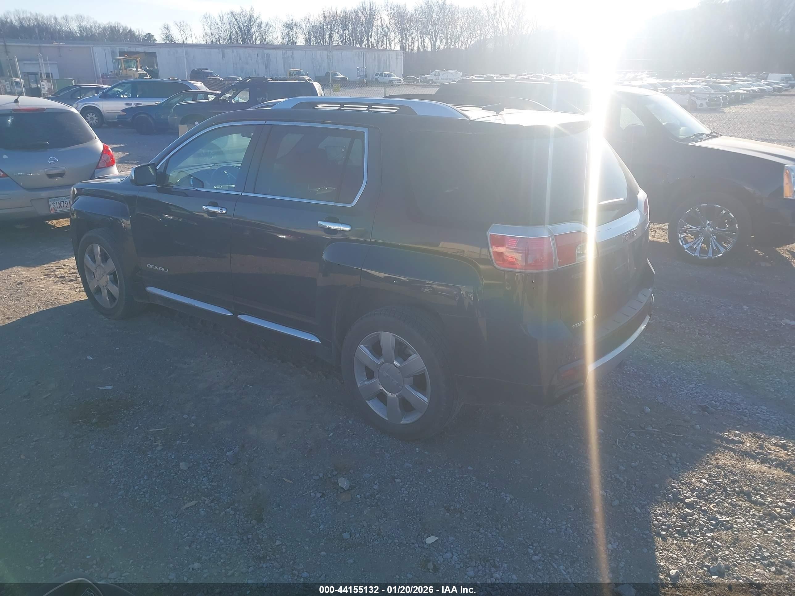 GMC TERRAIN image 3