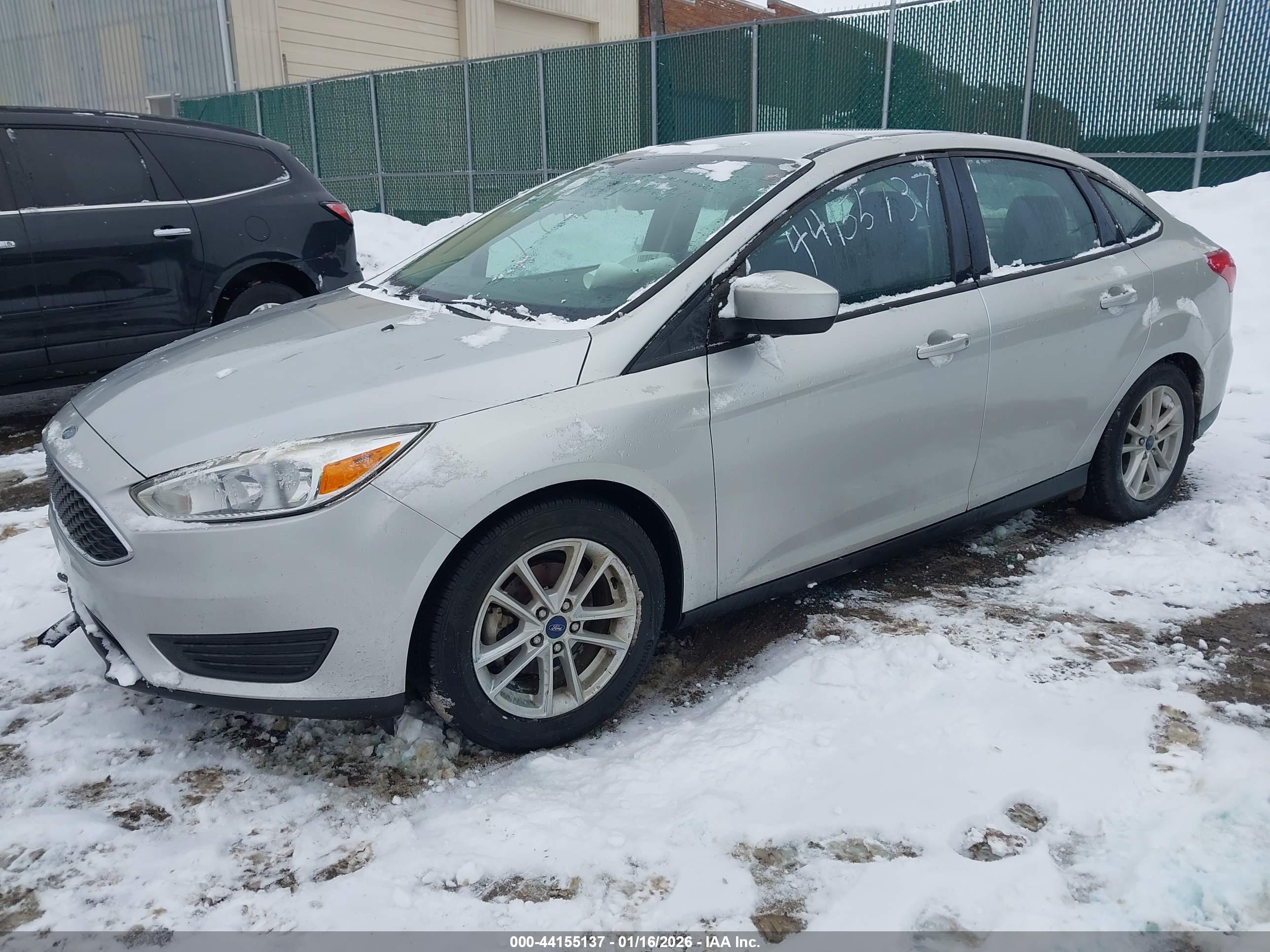 FORD FOCUS image 2