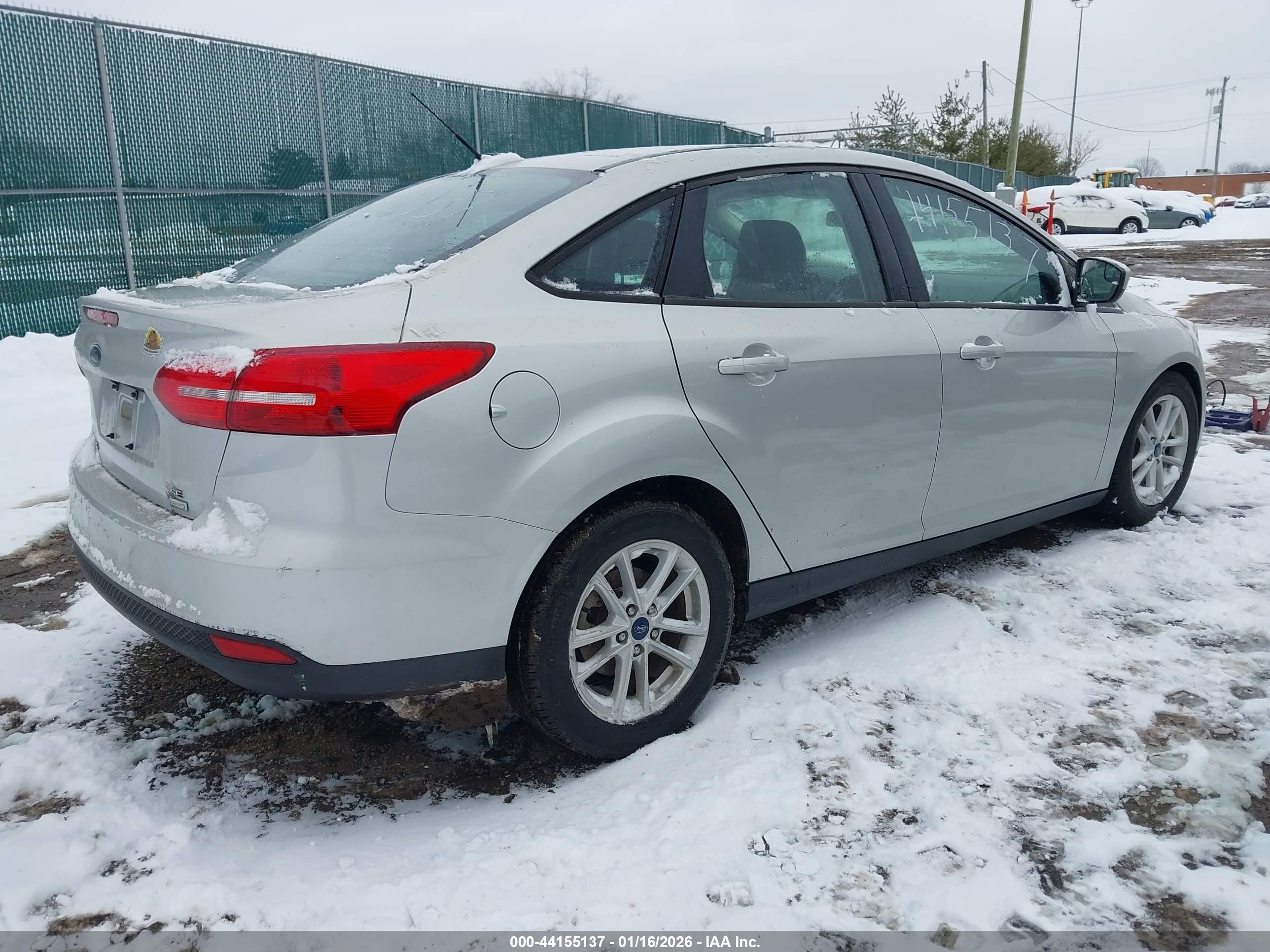 FORD FOCUS image 4