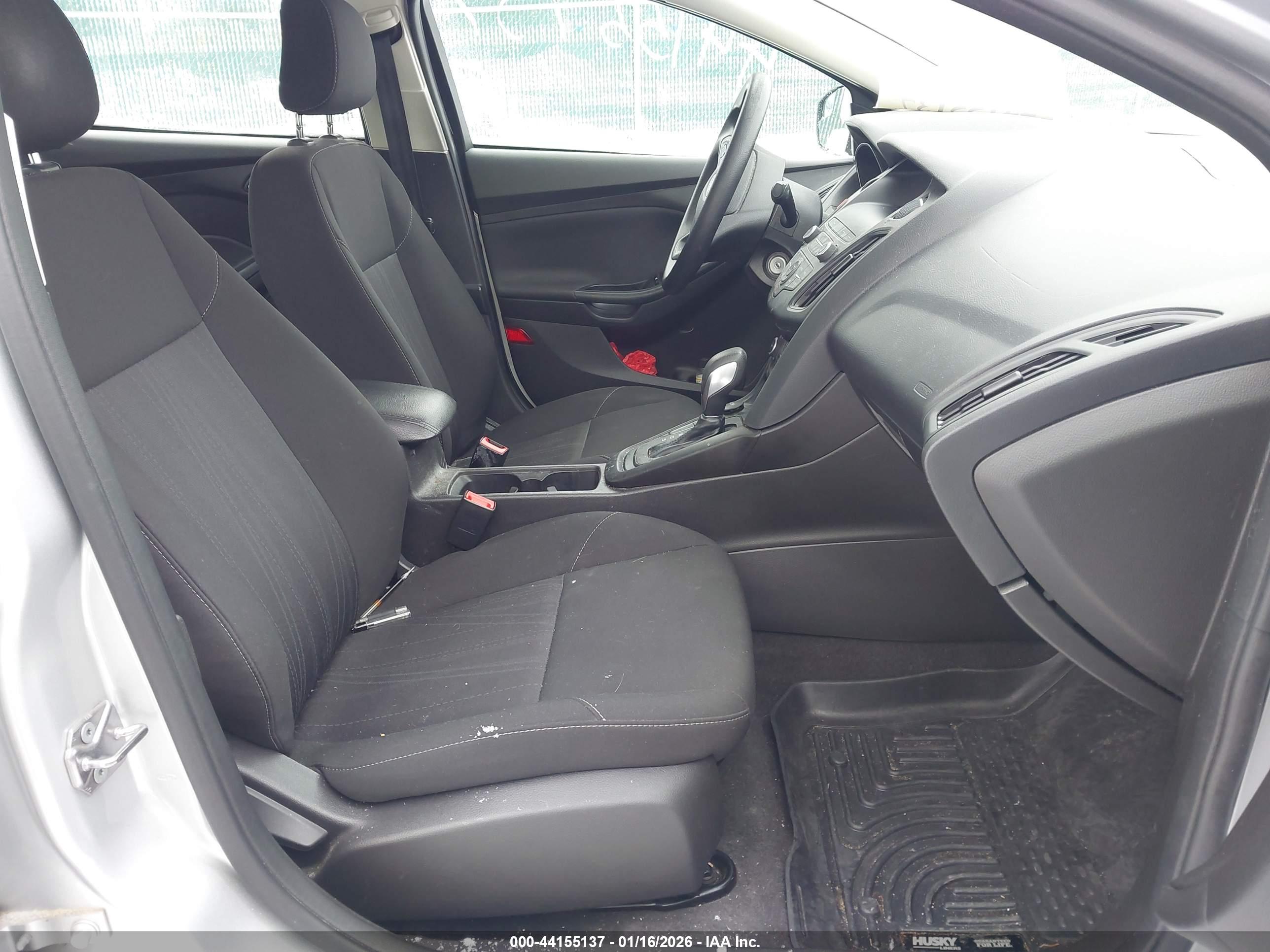 FORD FOCUS image 5