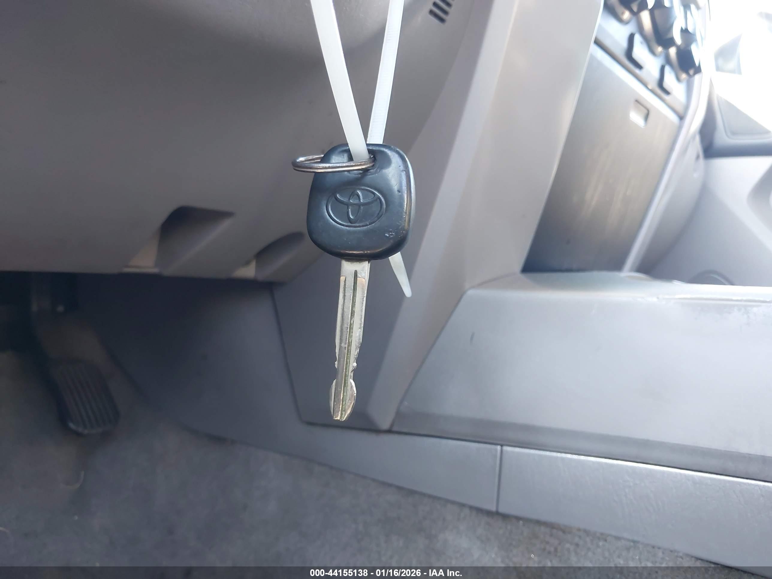TOYOTA 4RUNNER image 11