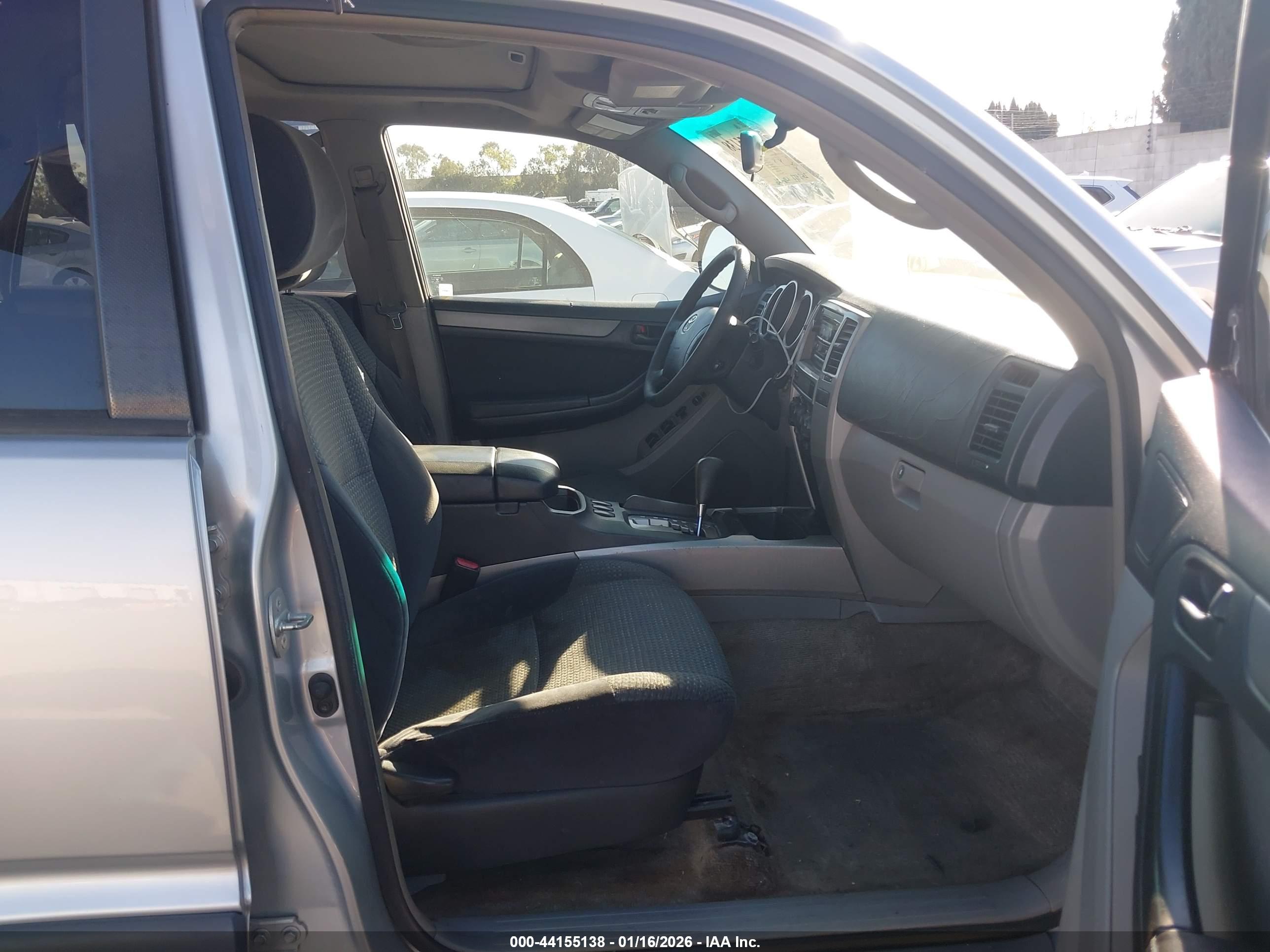 TOYOTA 4RUNNER image 5