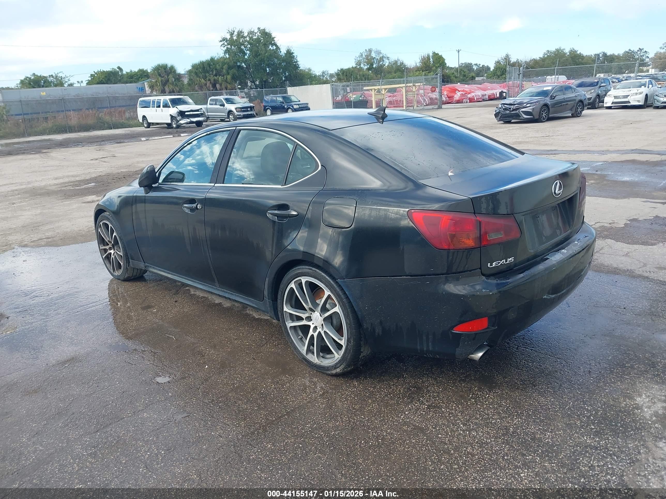 LEXUS IS image 3