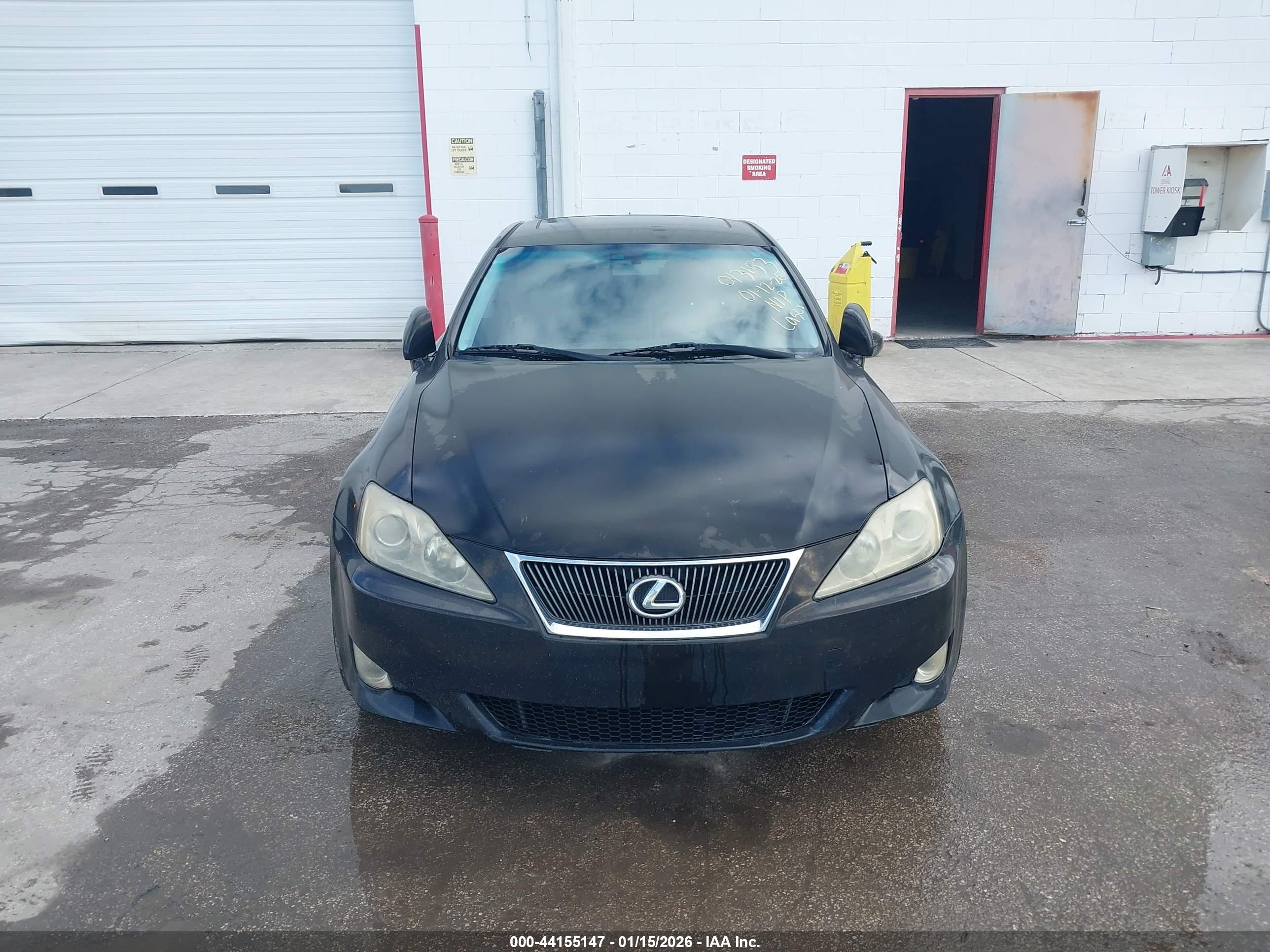 LEXUS IS image 6