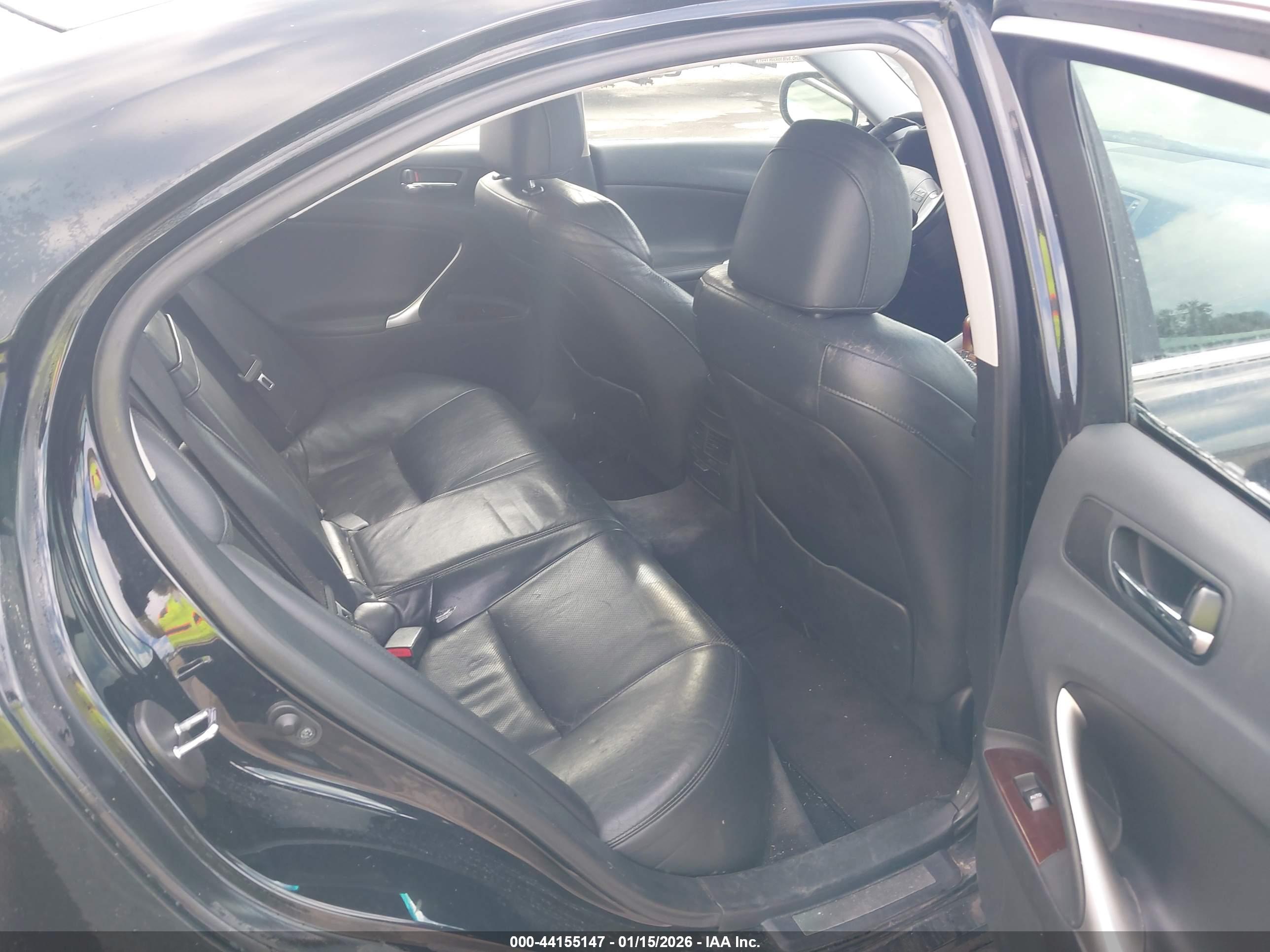 LEXUS IS image 8