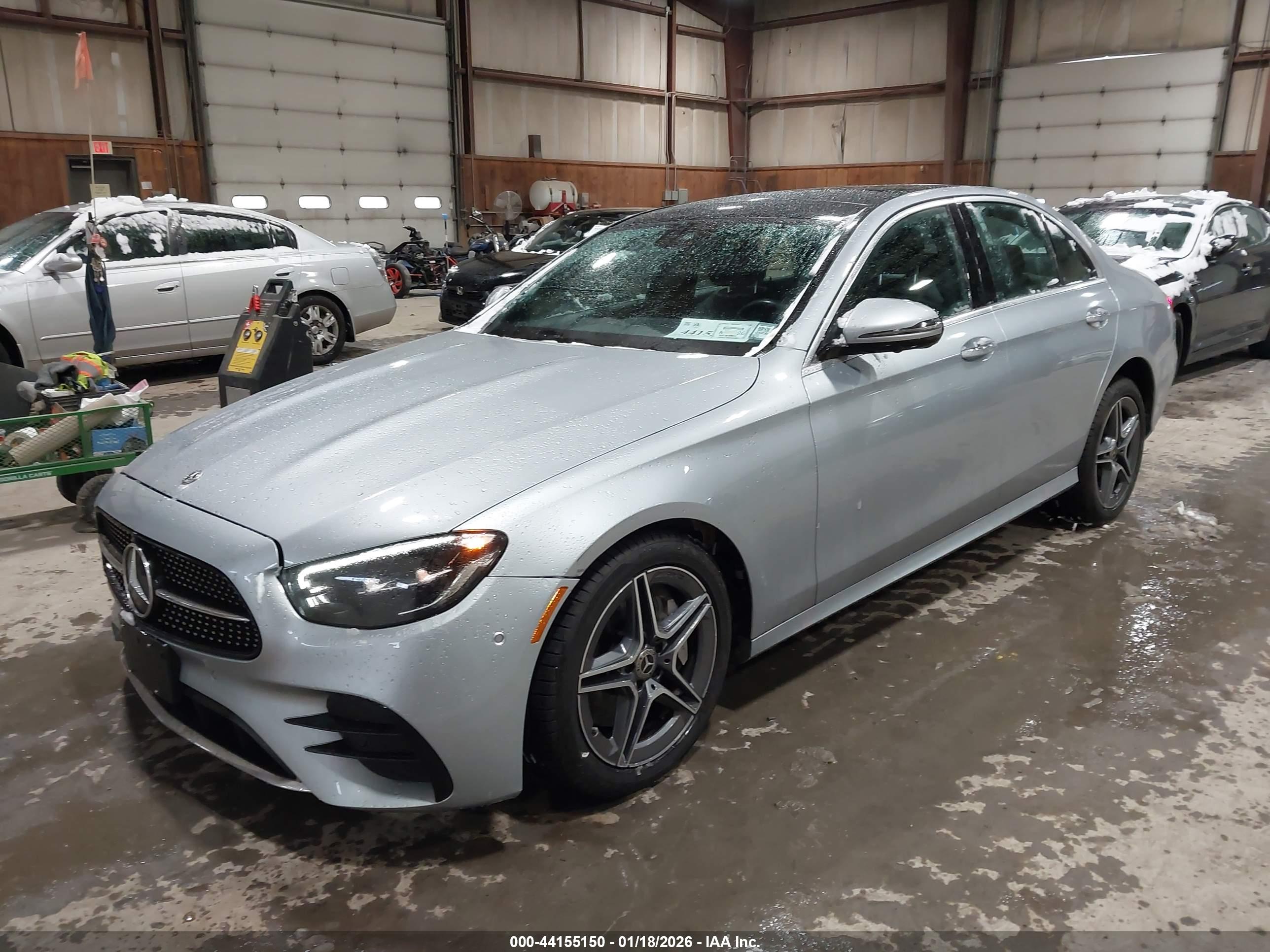 MERCEDES-BENZ E image 2