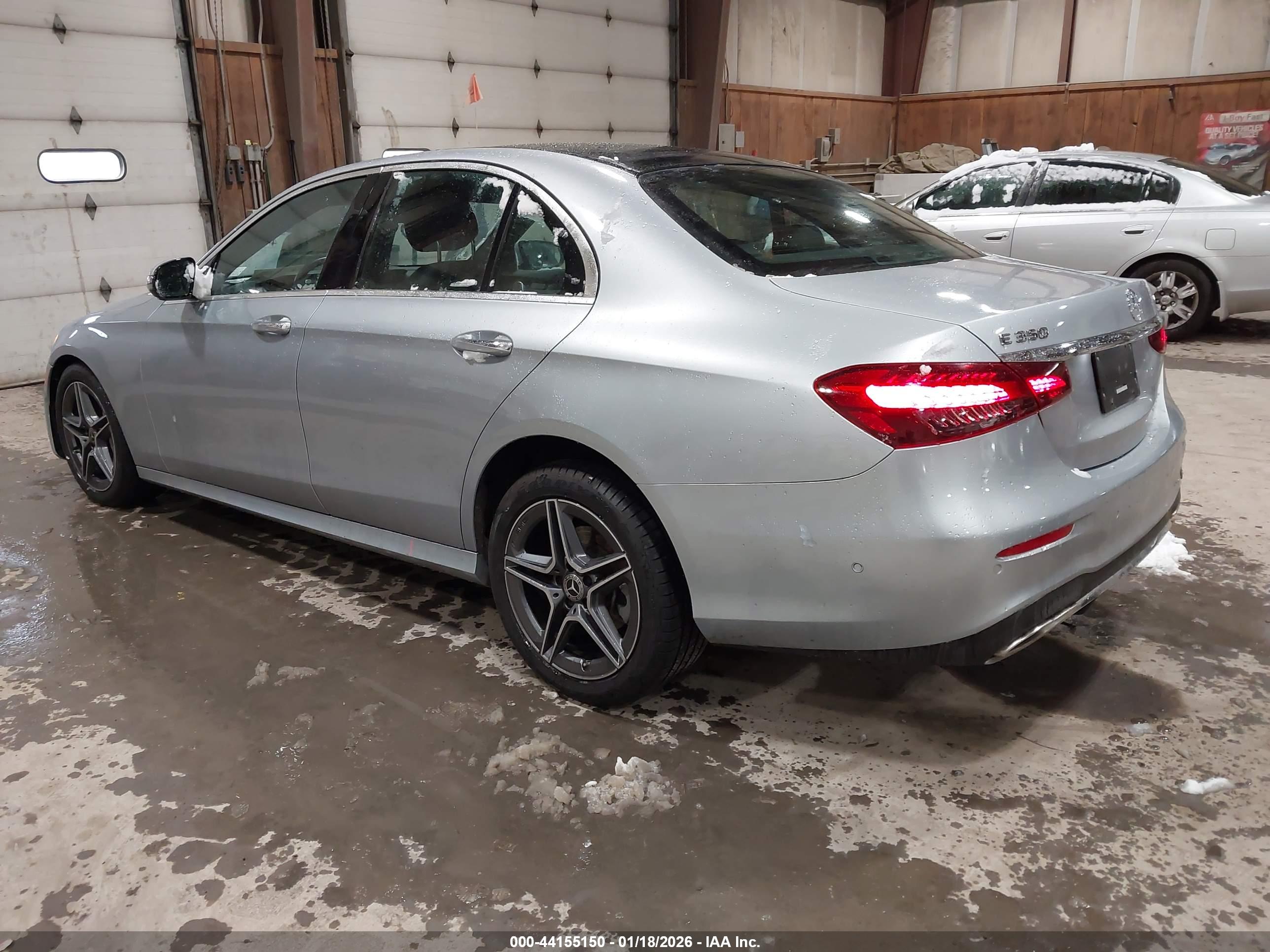 MERCEDES-BENZ E image 3