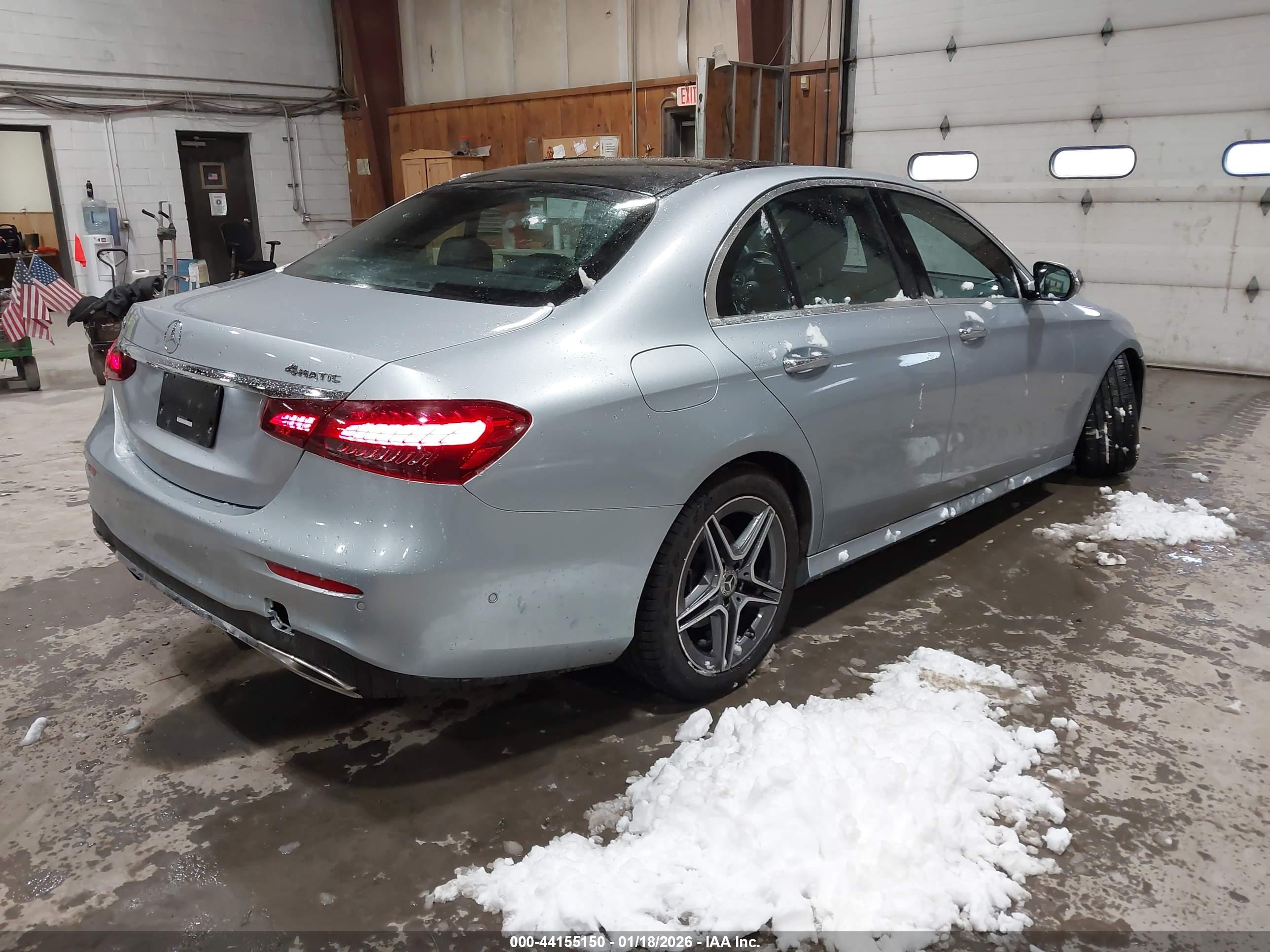 MERCEDES-BENZ E image 4