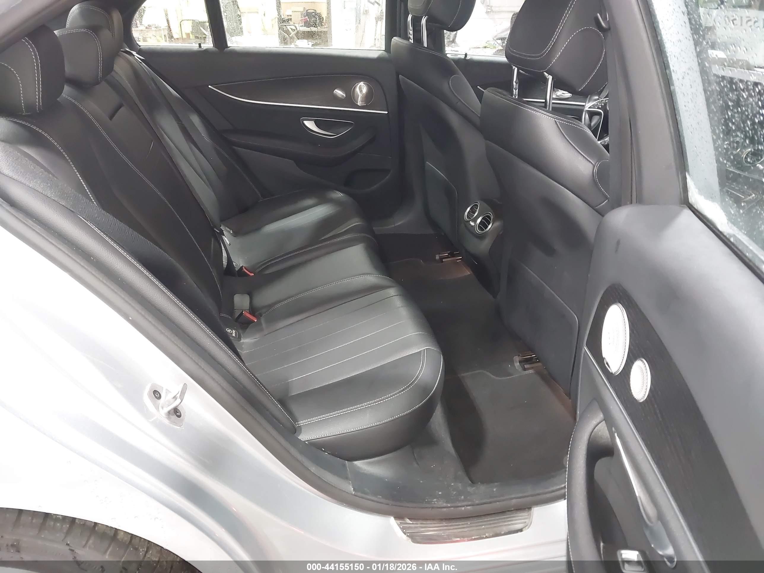 MERCEDES-BENZ E image 8