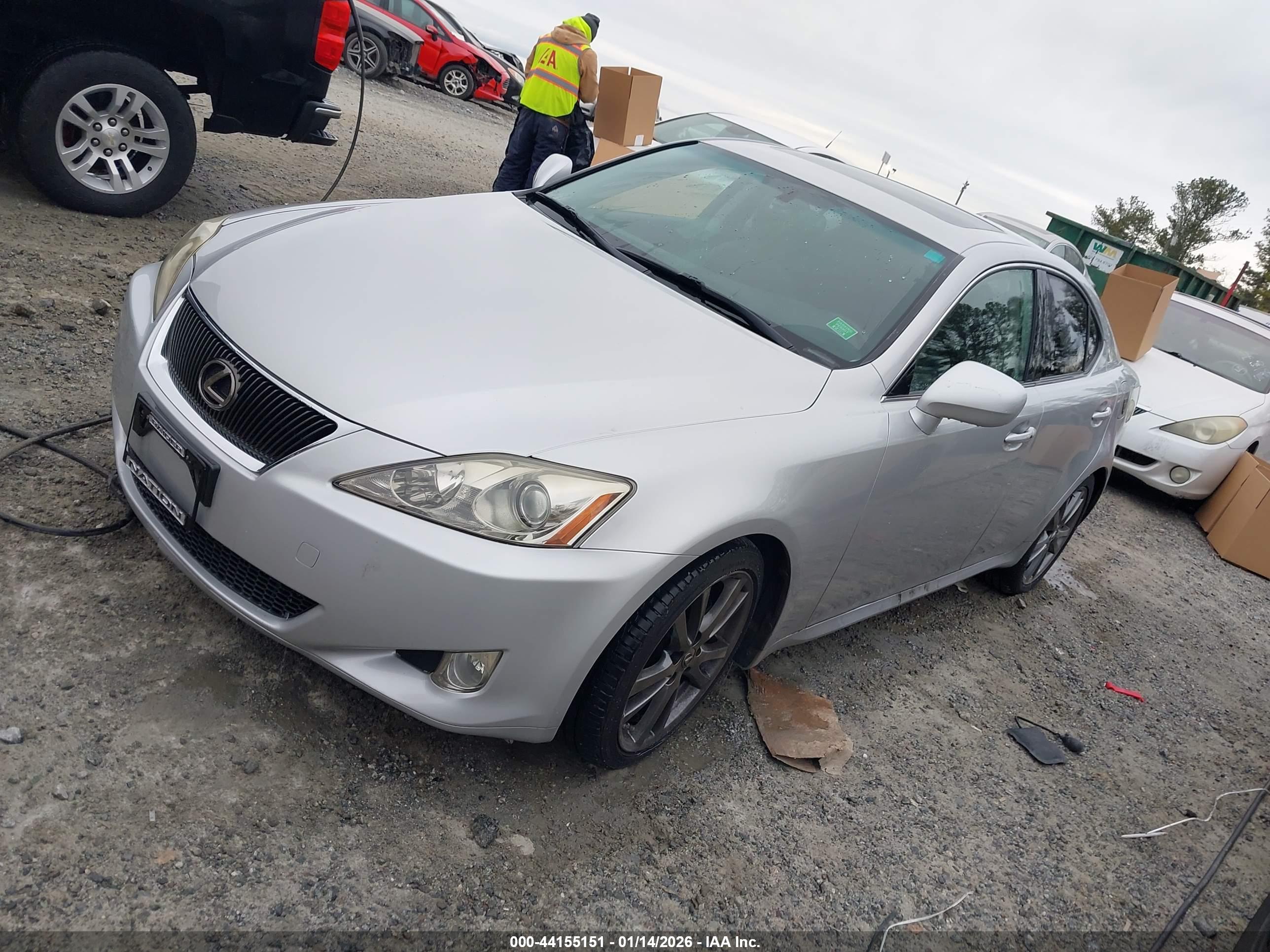 LEXUS IS image 2
