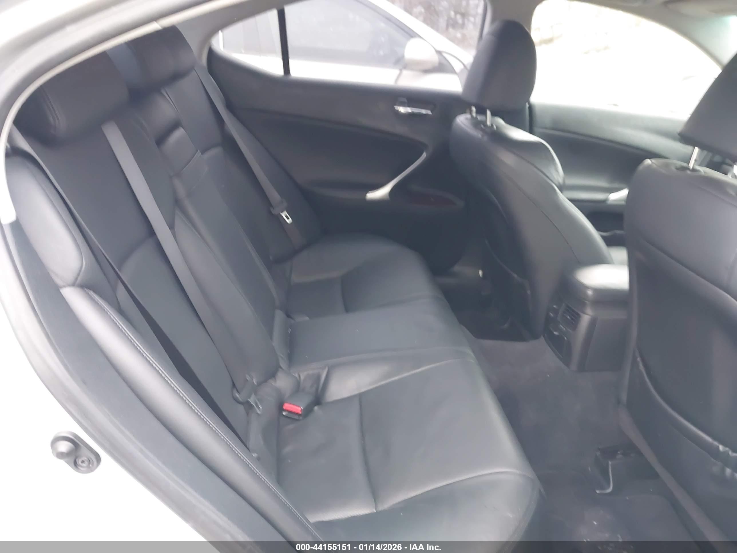 LEXUS IS image 8