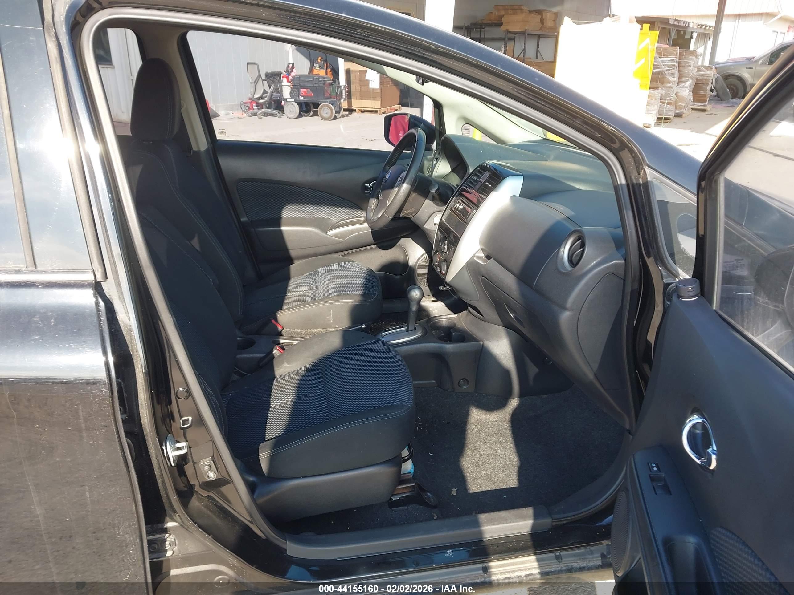 NISSAN VERSA image 5