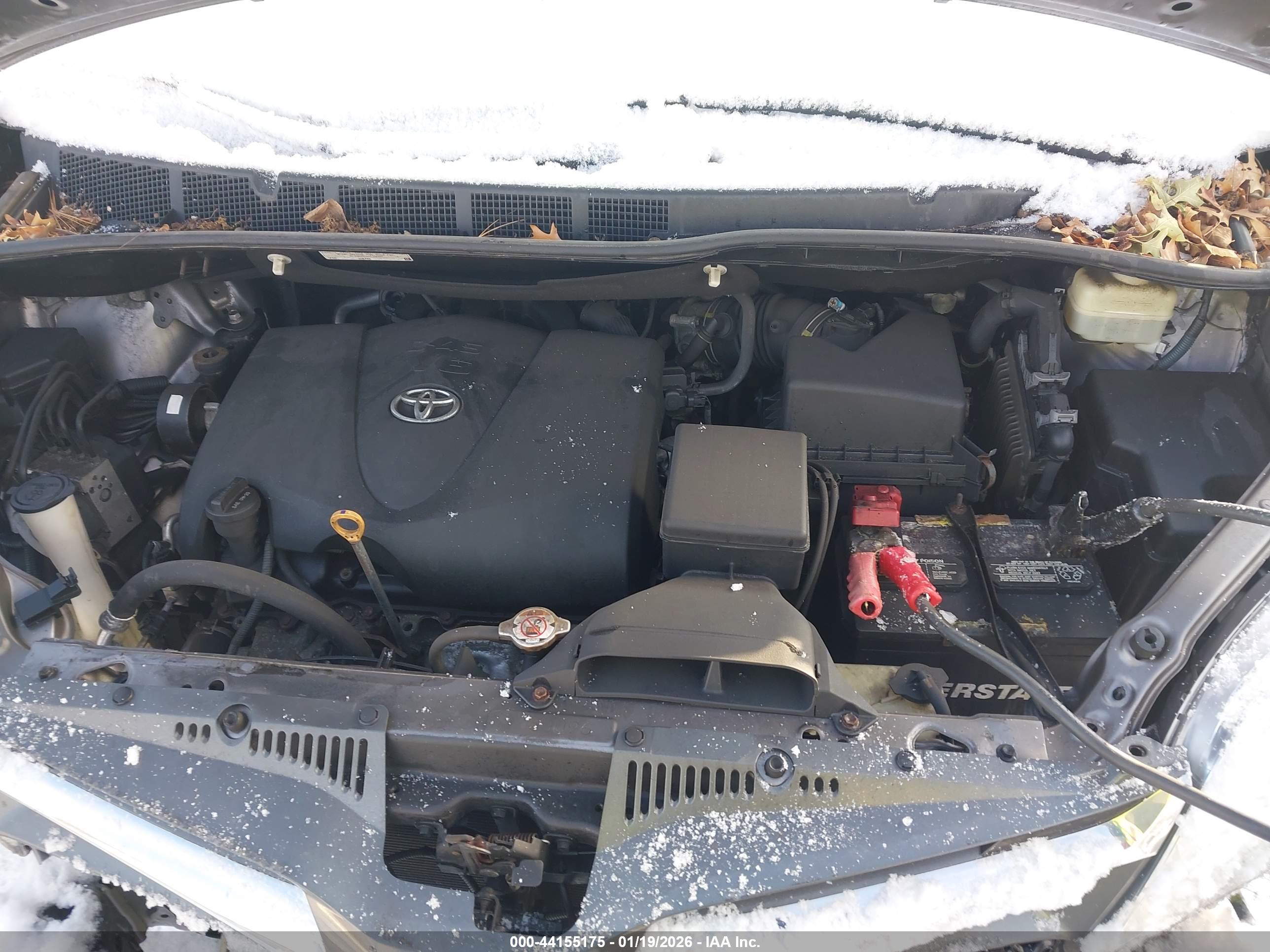 TOYOTA SIENNA image 10