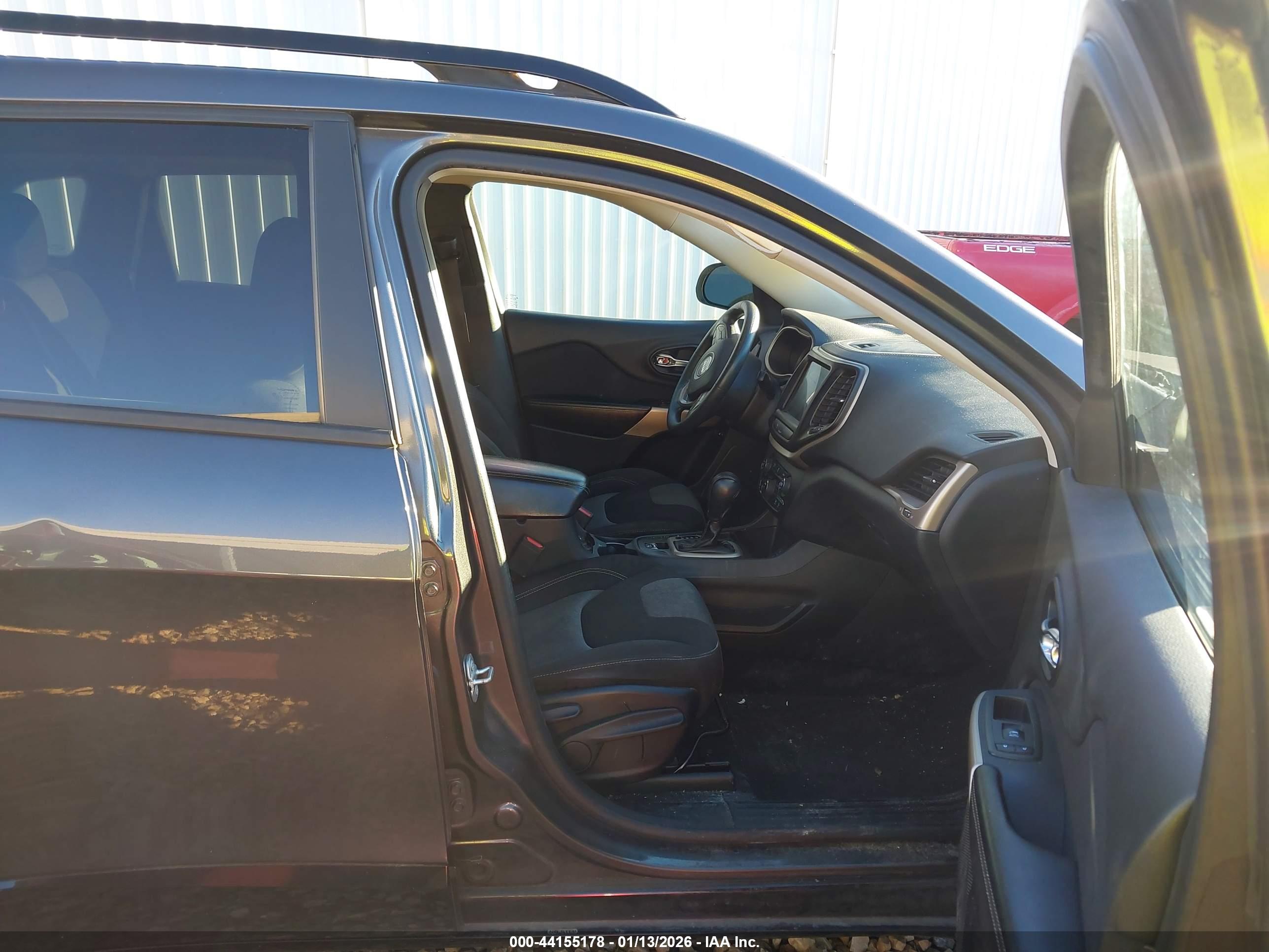 JEEP CHEROKEE image 5