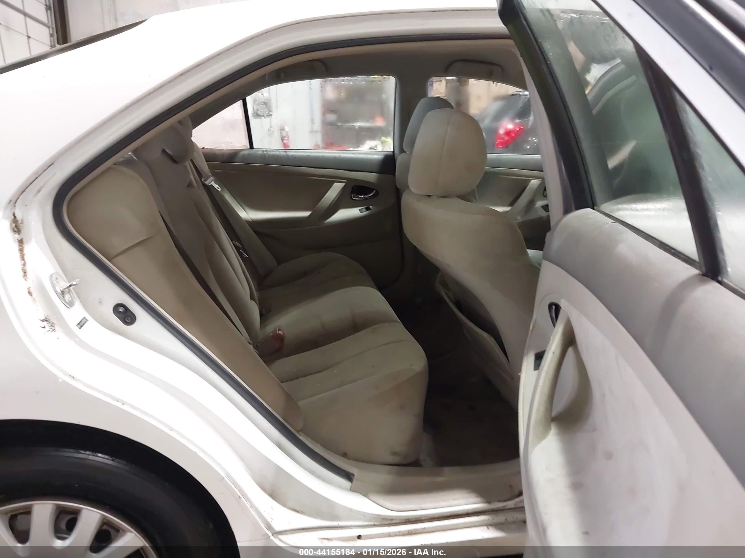 TOYOTA CAMRY image 8