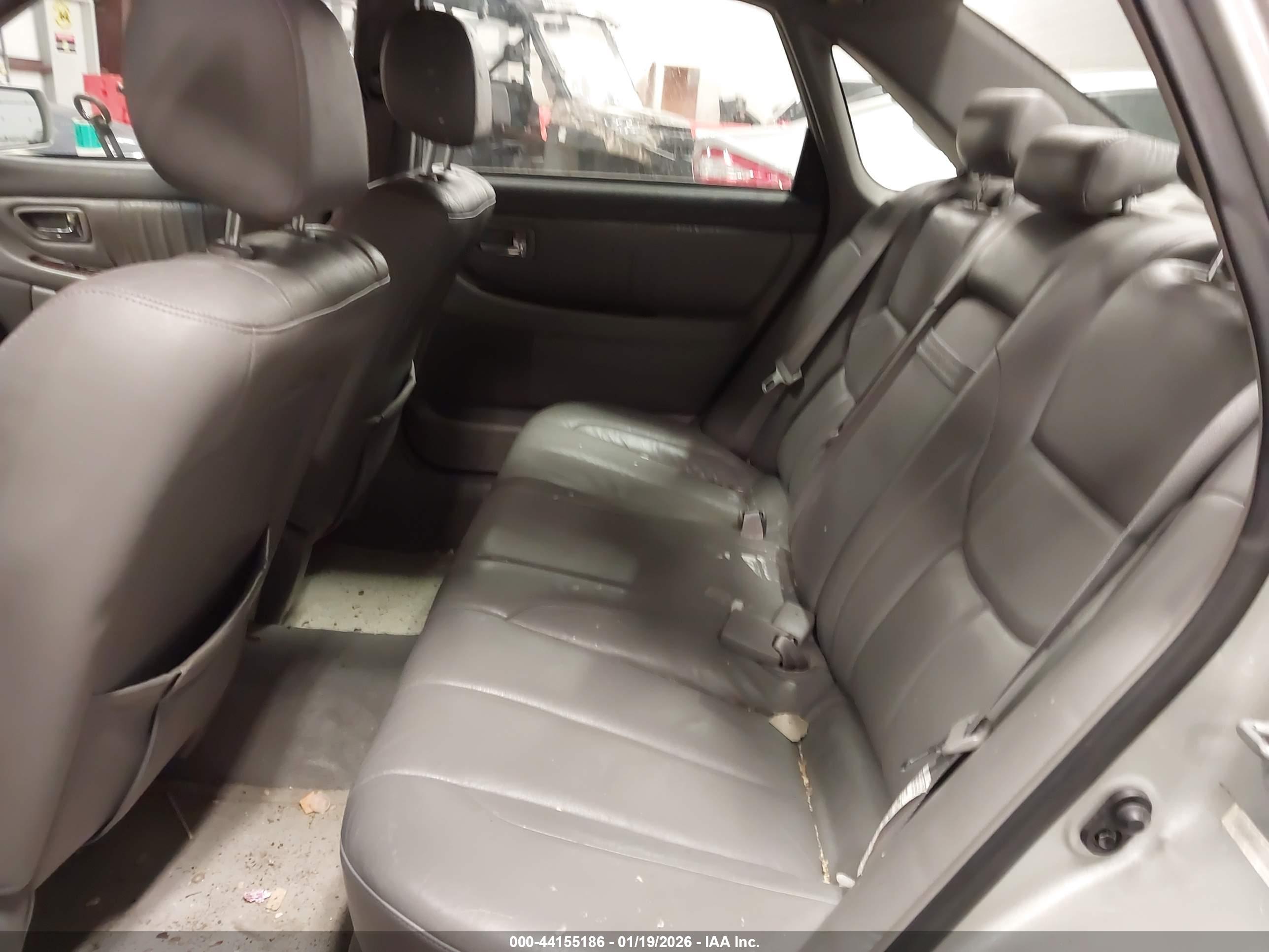 TOYOTA AVALON image 8