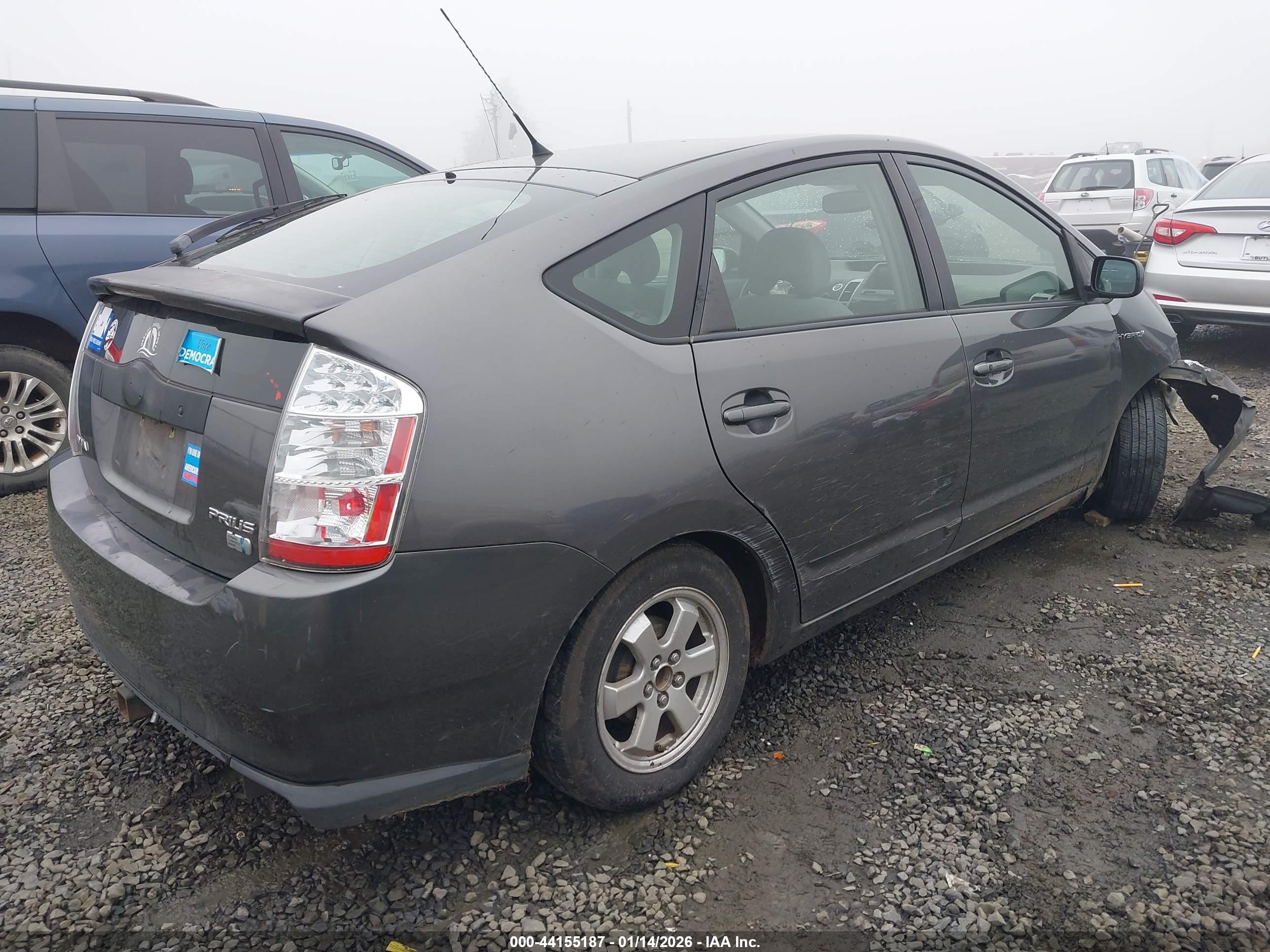 TOYOTA PRIUS image 4
