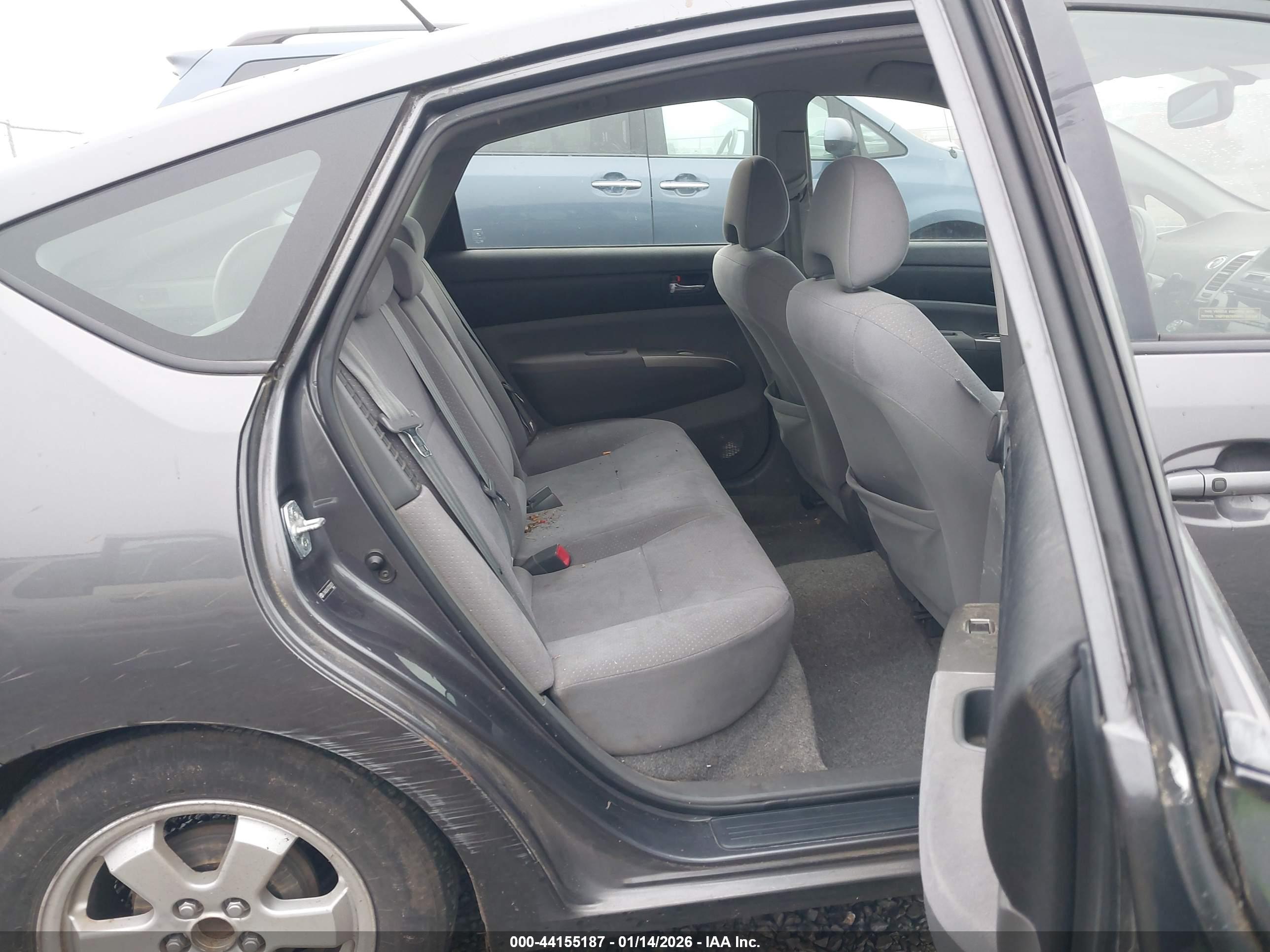 TOYOTA PRIUS image 8