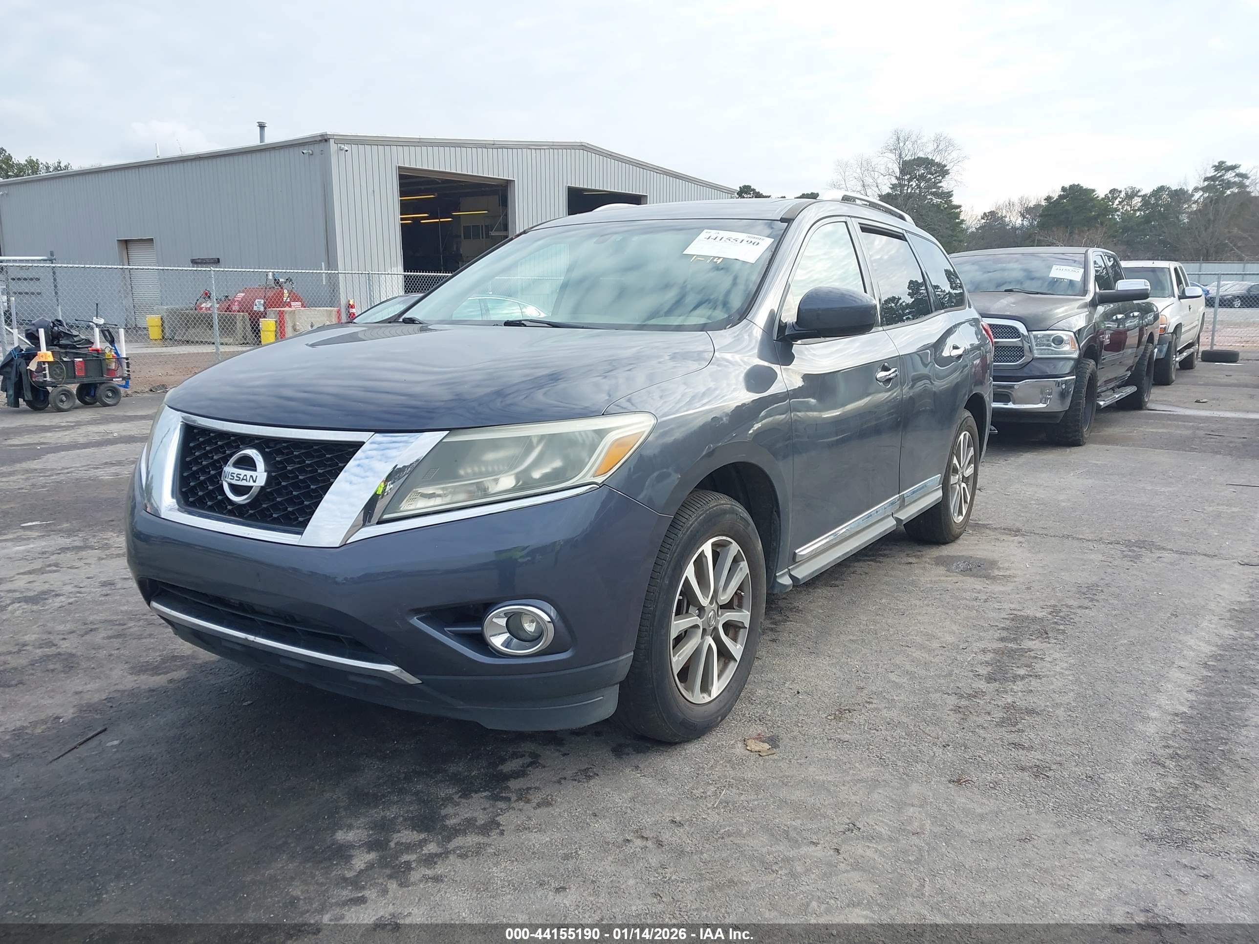 NISSAN PATHFINDER image 2