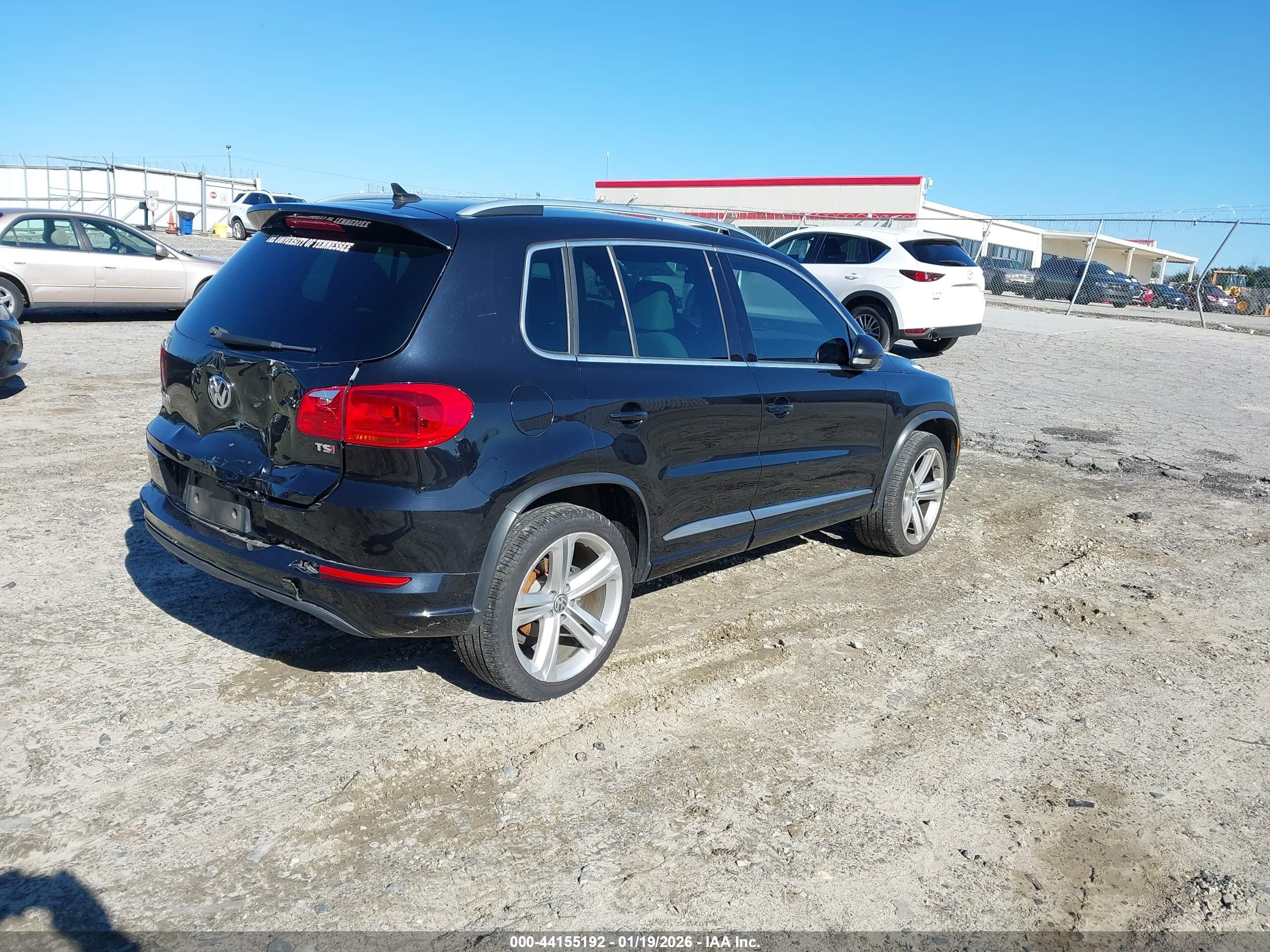 VOLKSWAGEN TIGUAN image 4