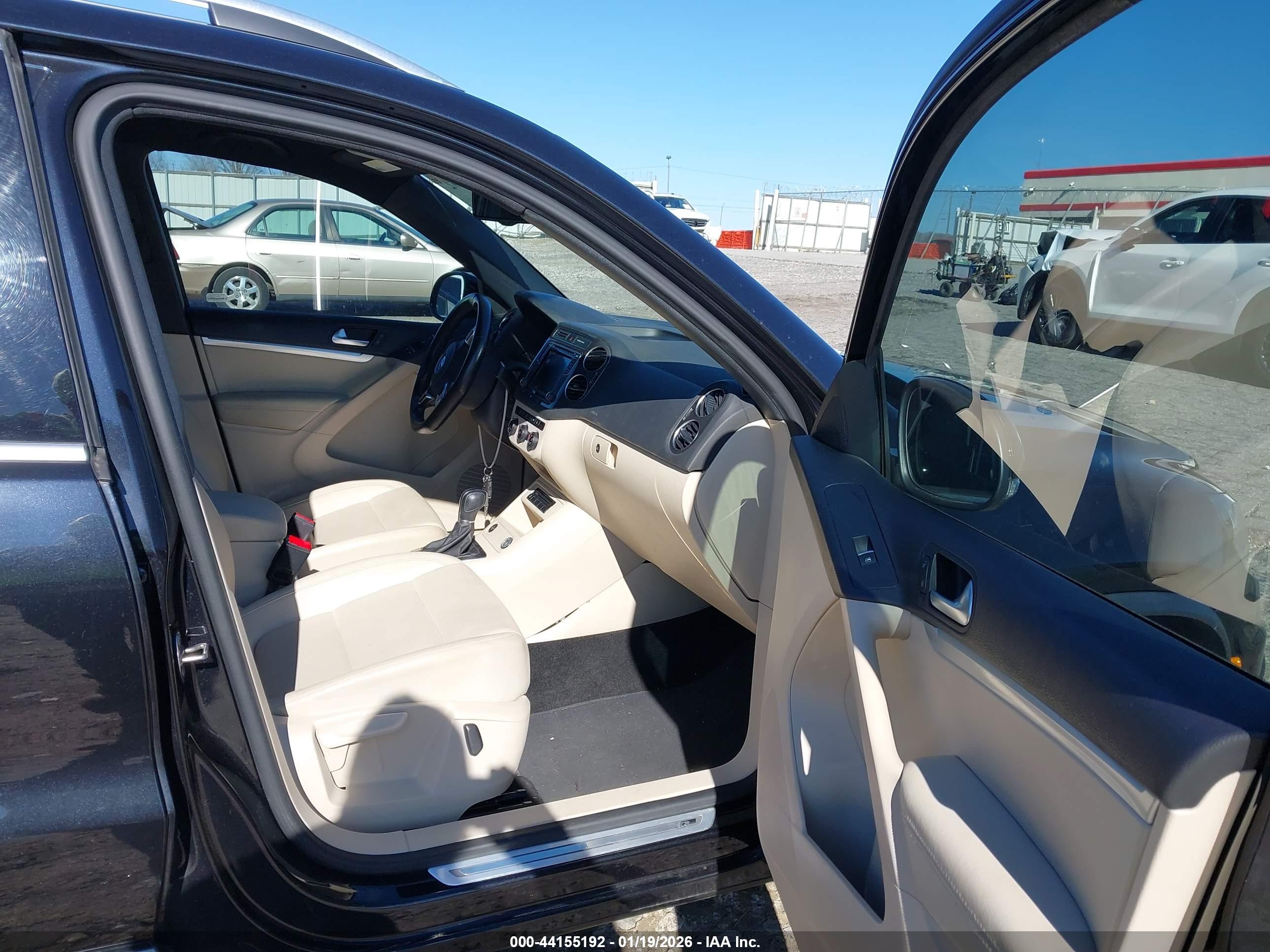VOLKSWAGEN TIGUAN image 5