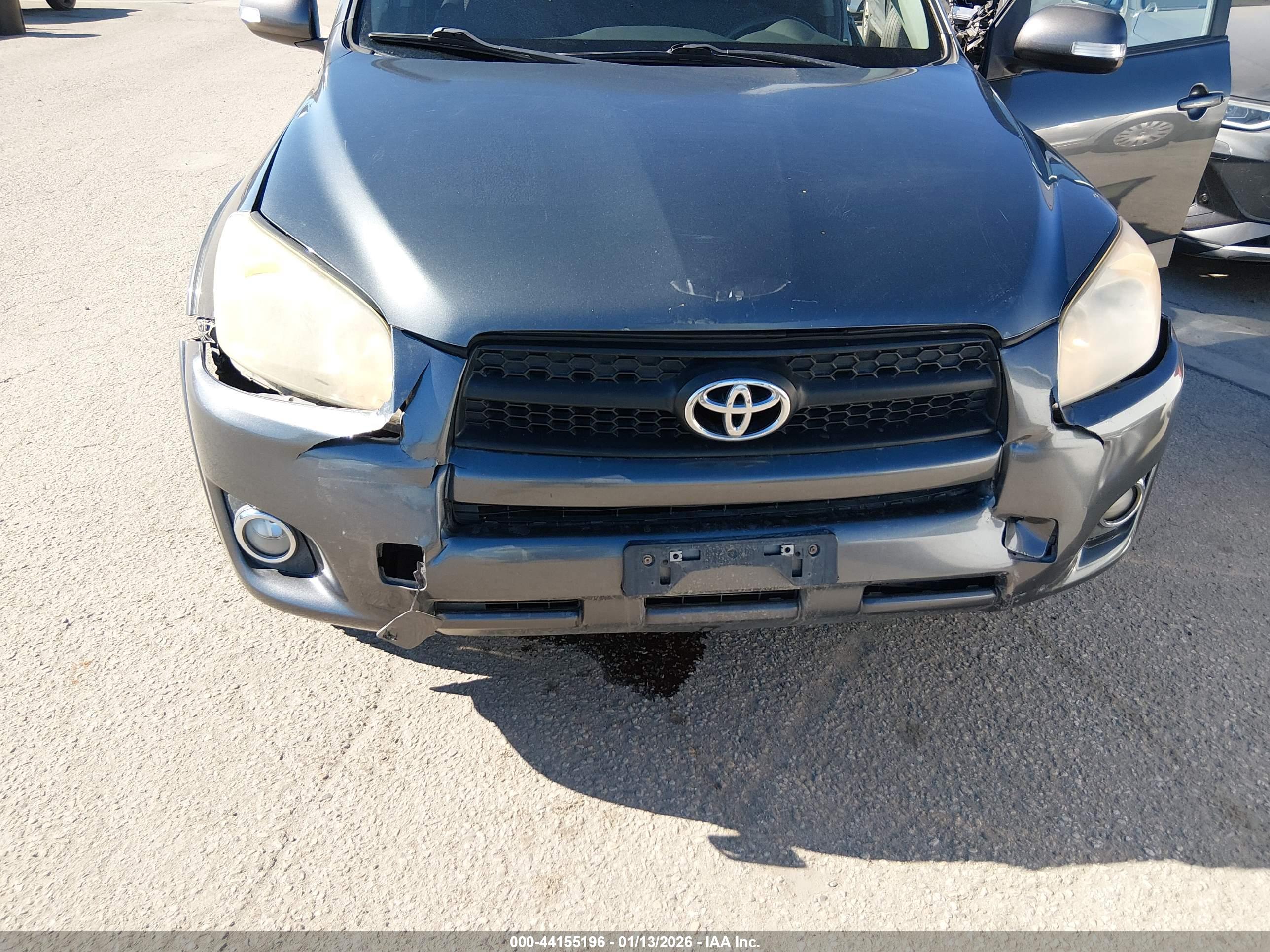 TOYOTA RAV4 image 6