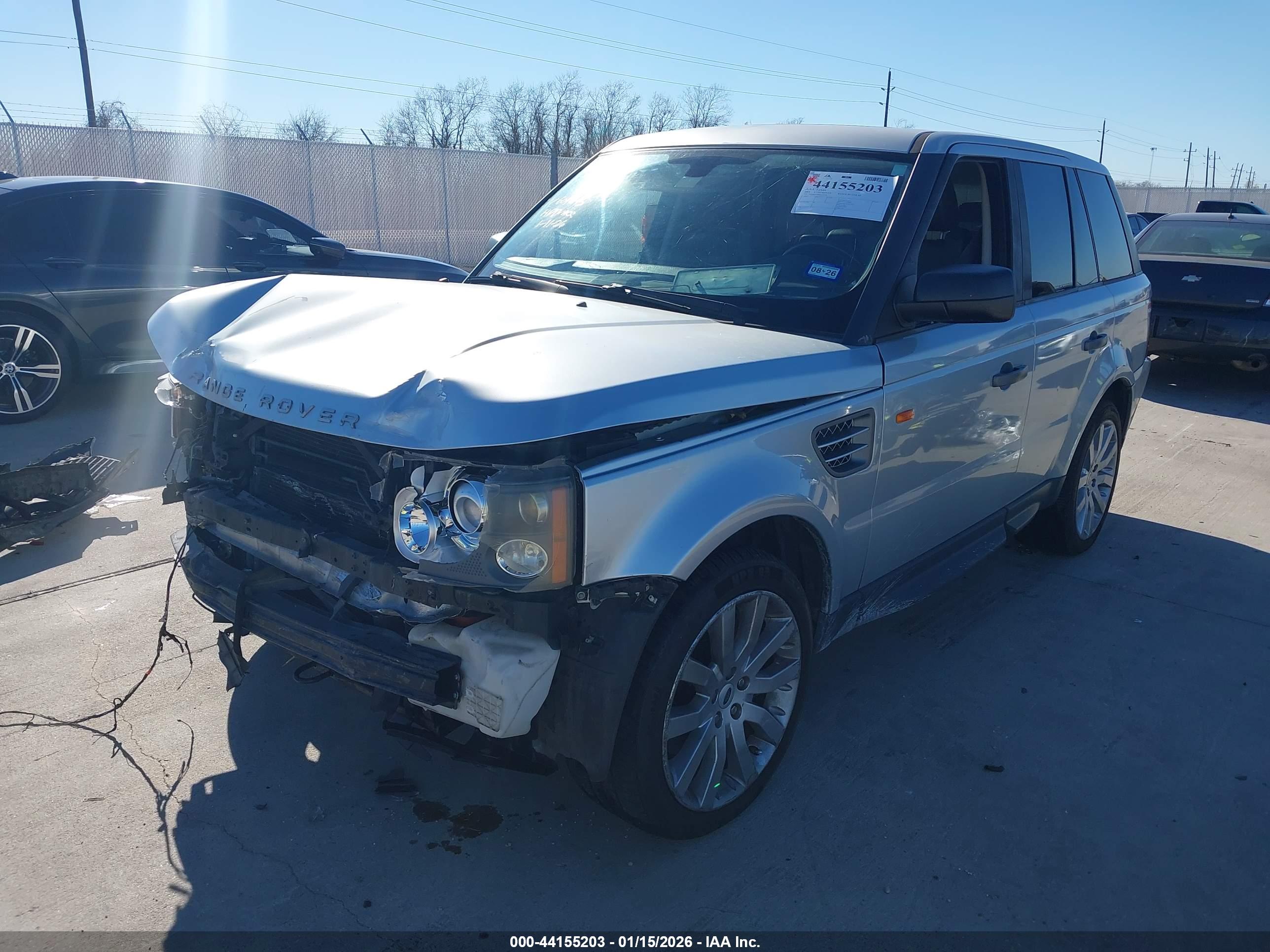 LAND ROVER image 6