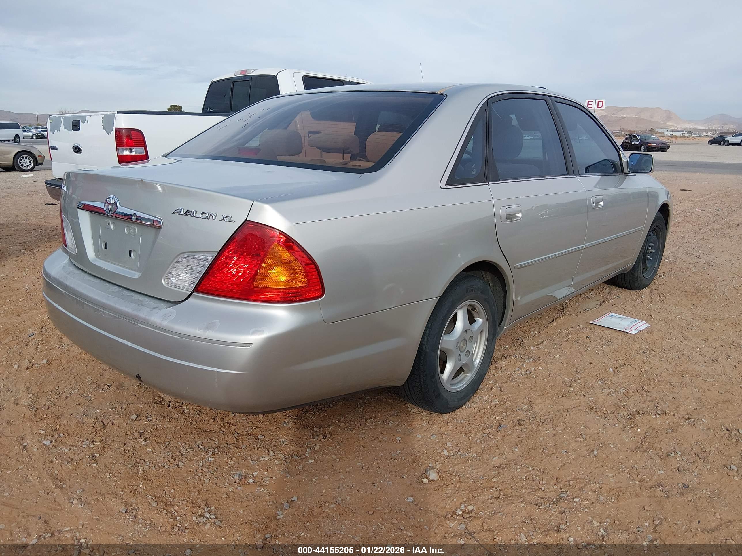 TOYOTA AVALON image 4
