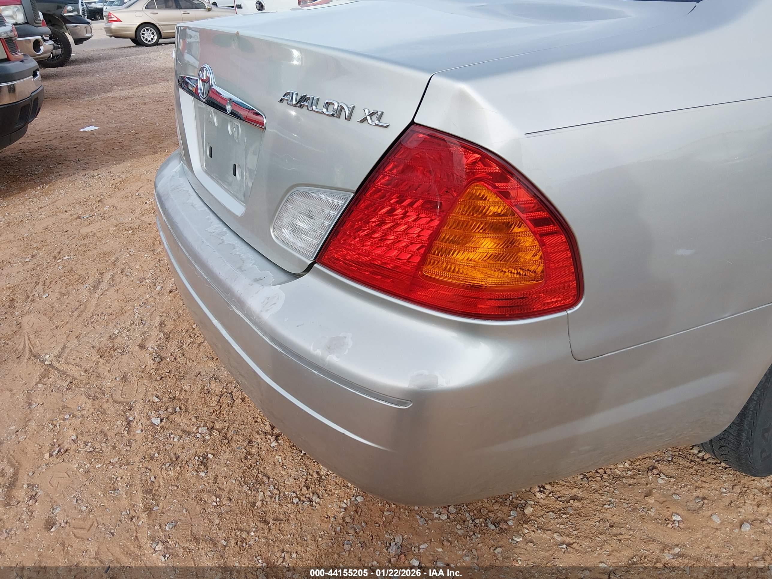 TOYOTA AVALON image 6