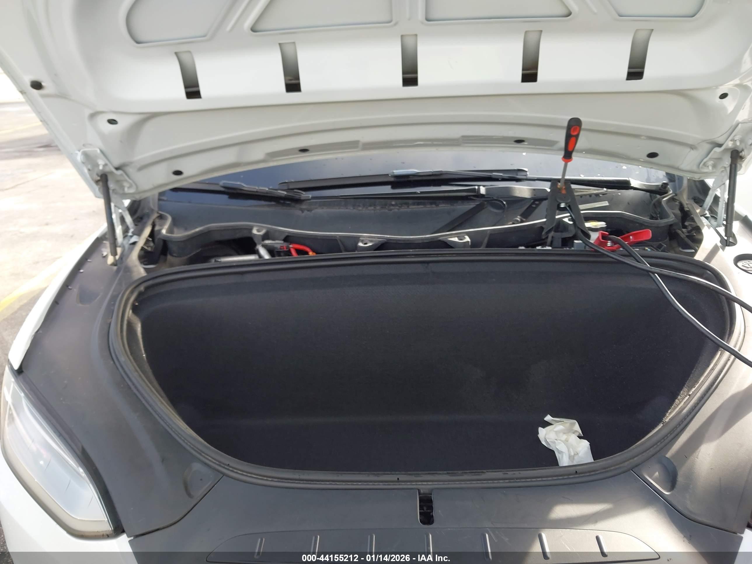 TESLA MODEL image 10