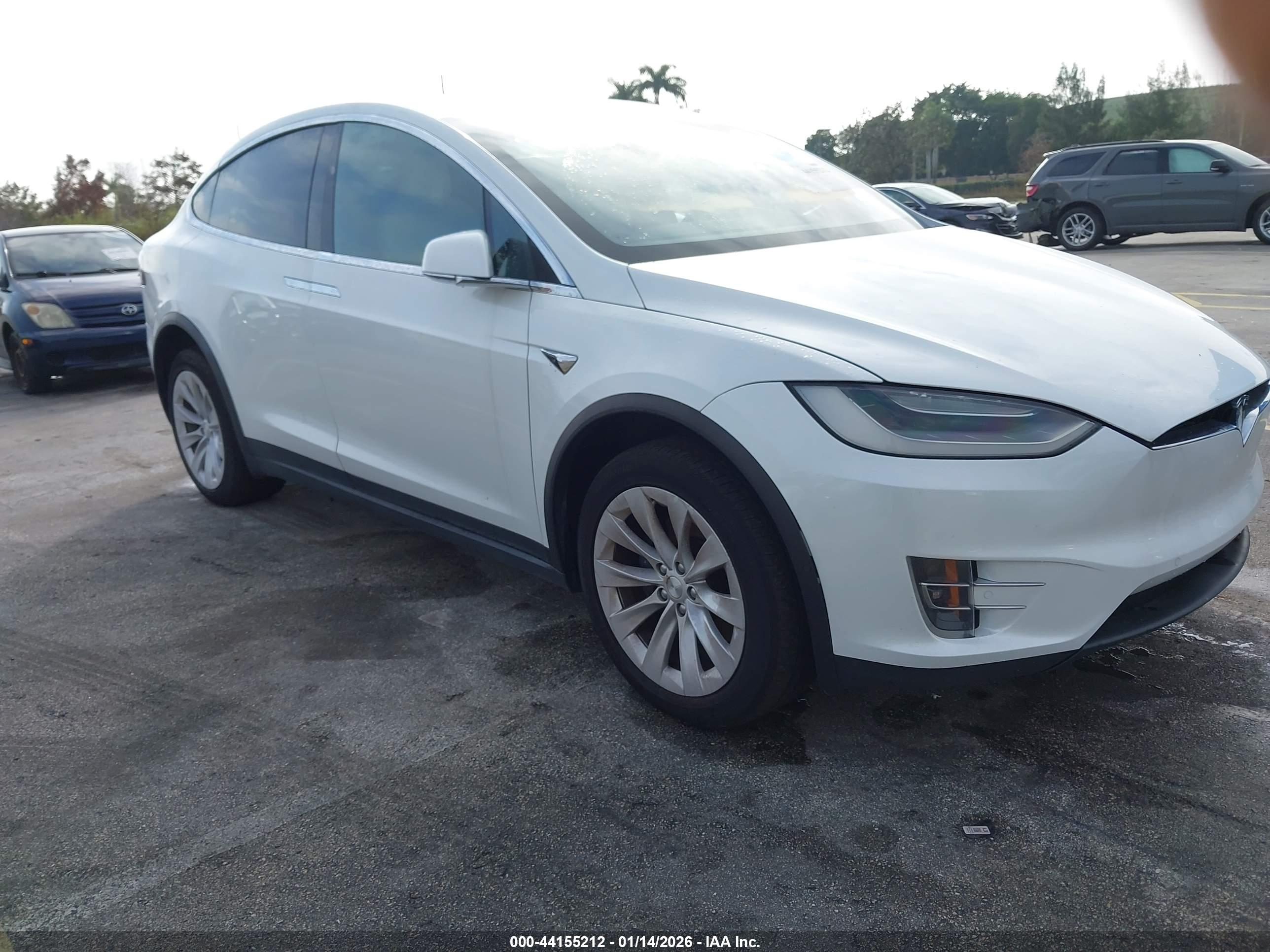 TESLA MODEL image 6