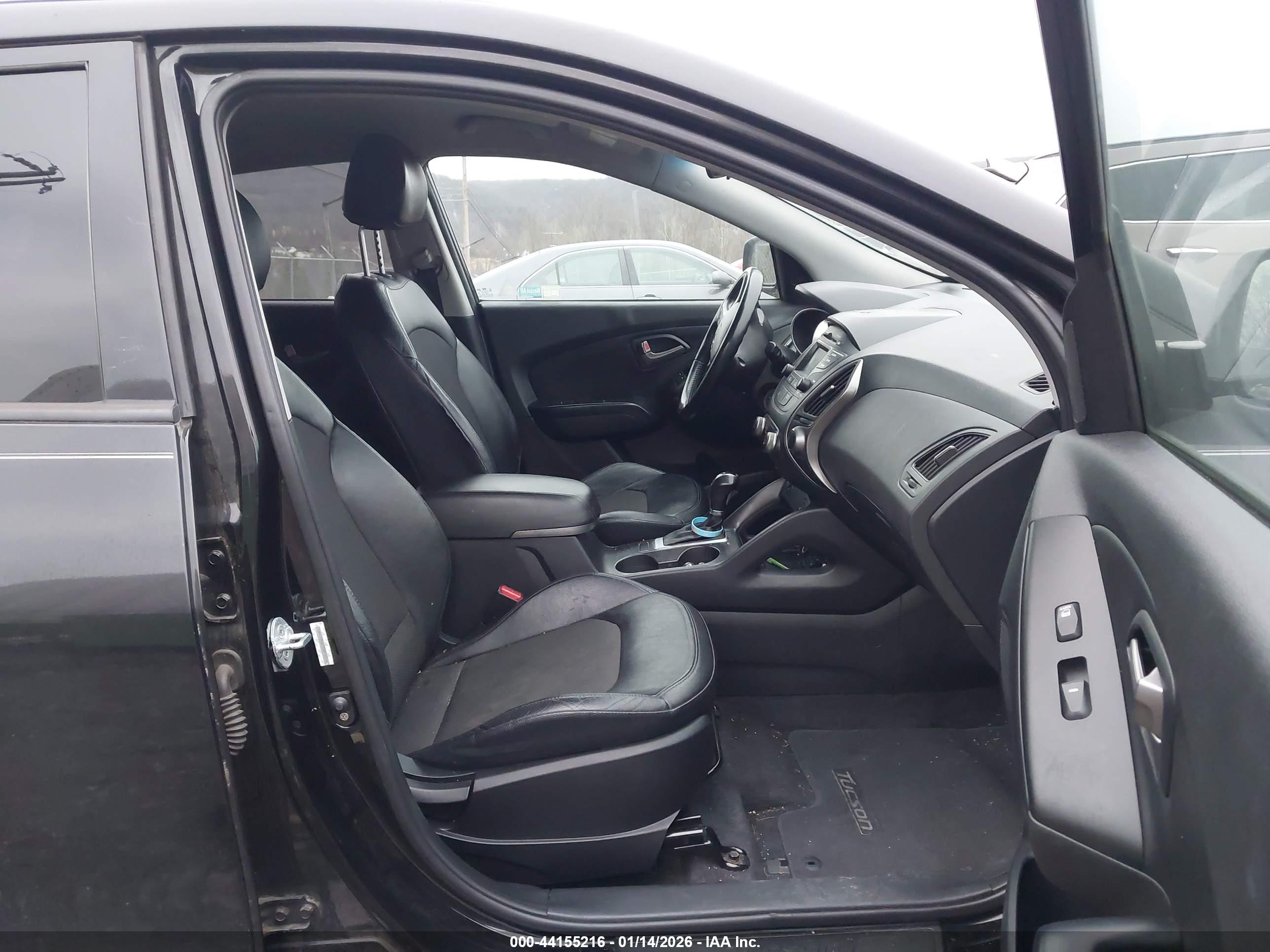 HYUNDAI TUCSON image 5