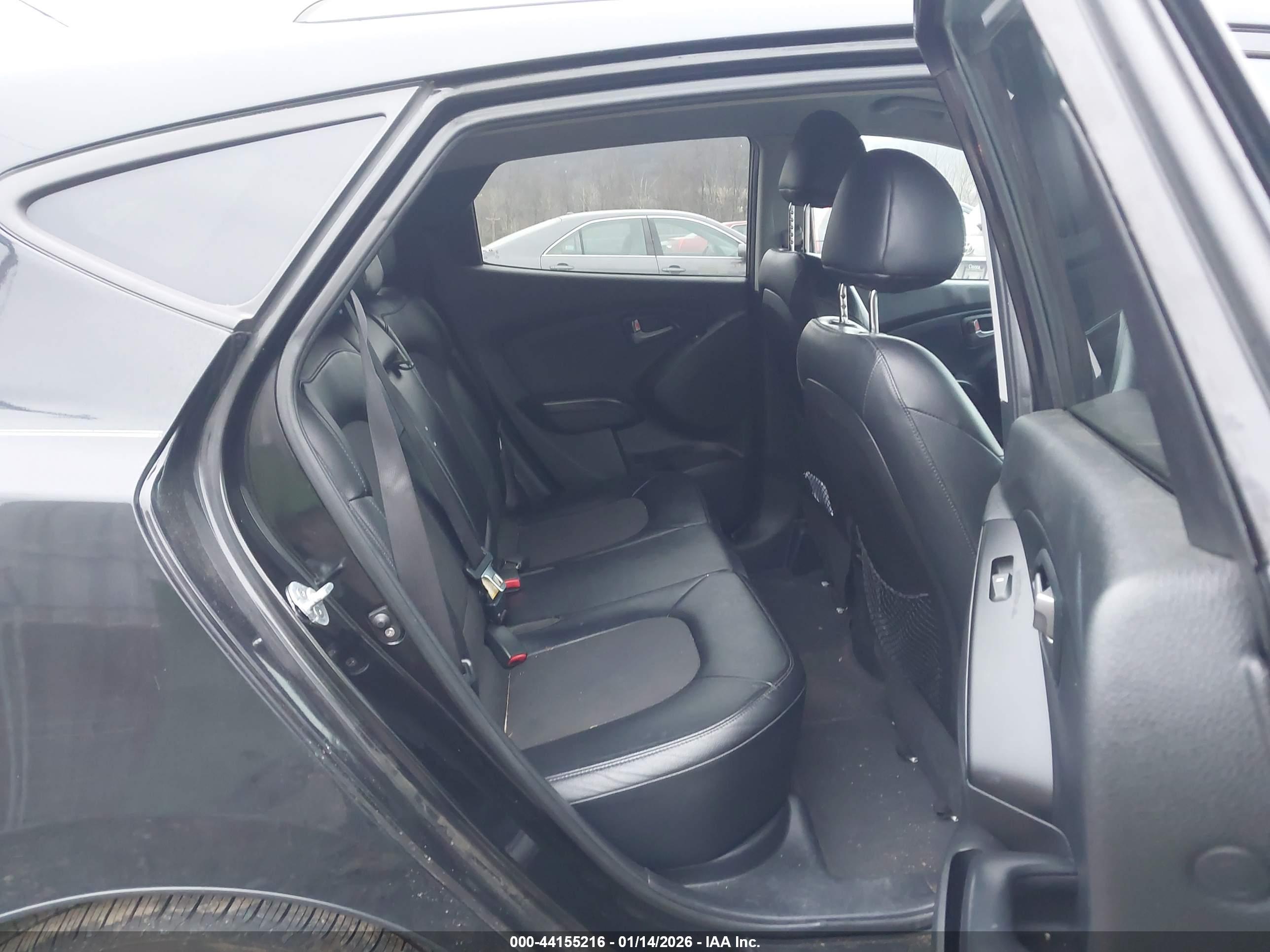 HYUNDAI TUCSON image 8