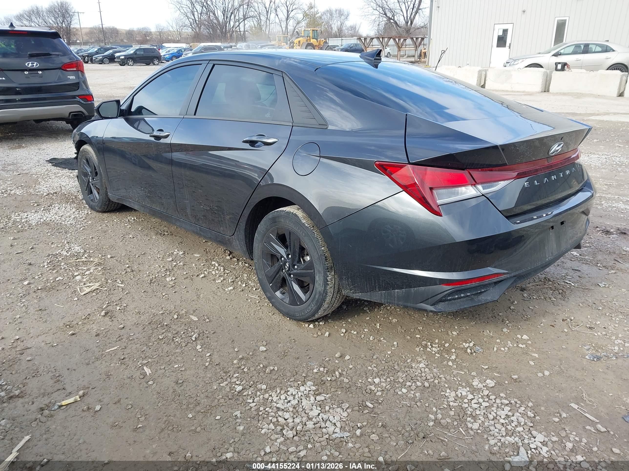 HYUNDAI ELANTRA image 3