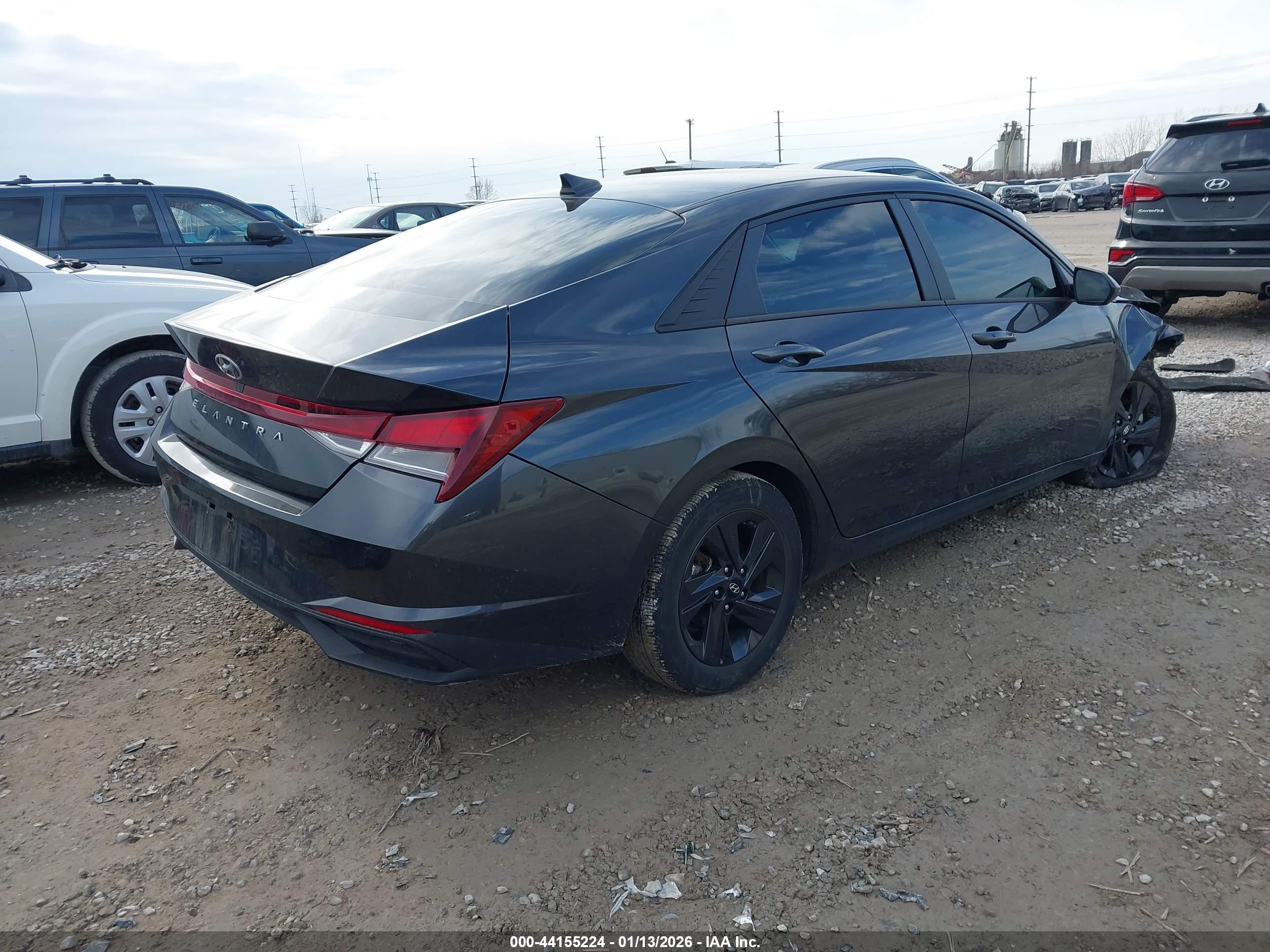 HYUNDAI ELANTRA image 4