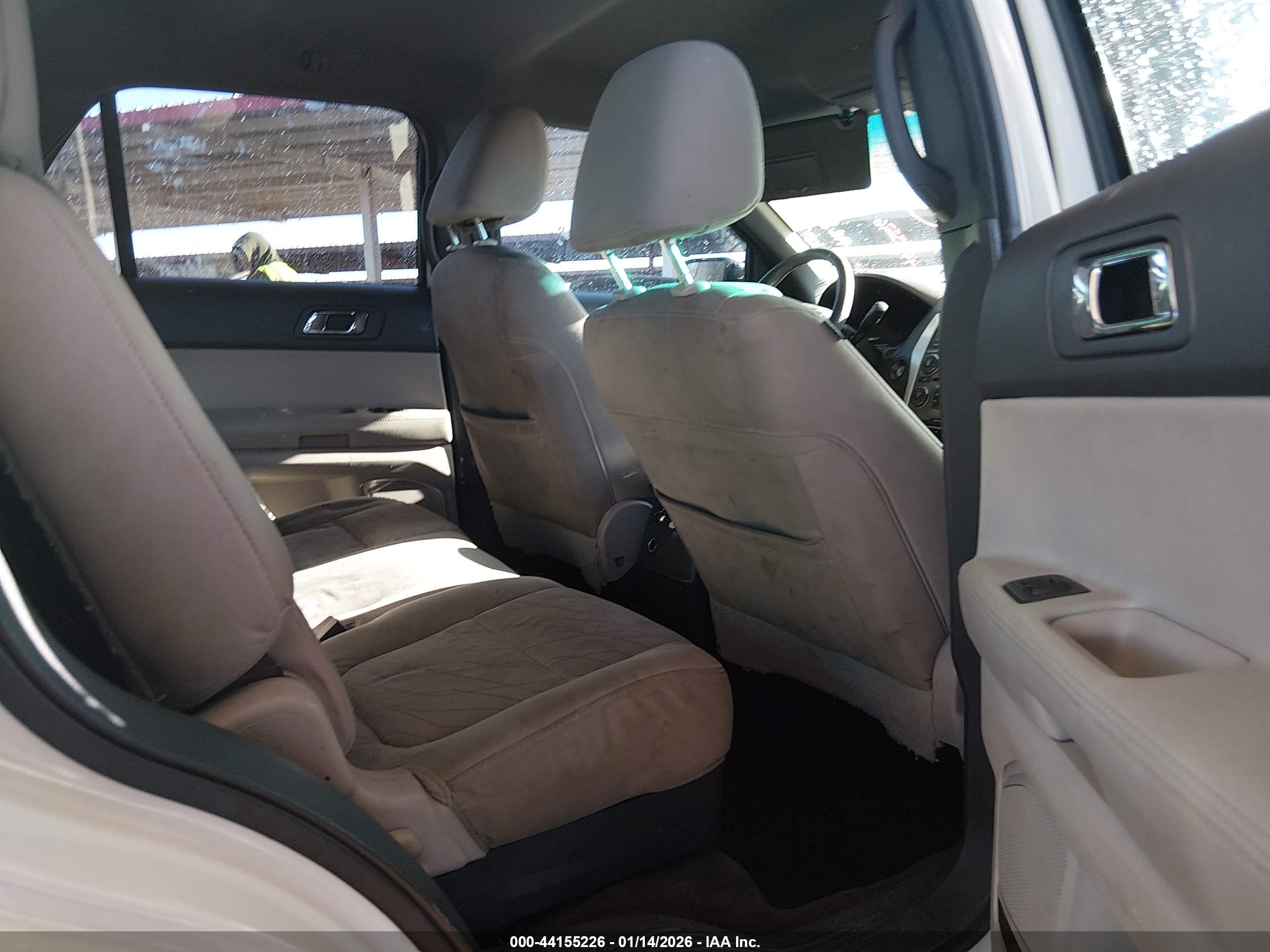 FORD EXPLORER image 8