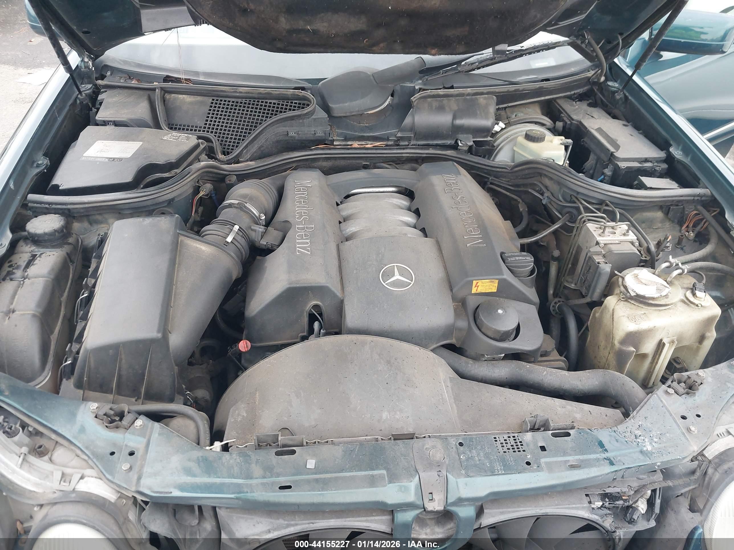 MERCEDES-BENZ E image 10