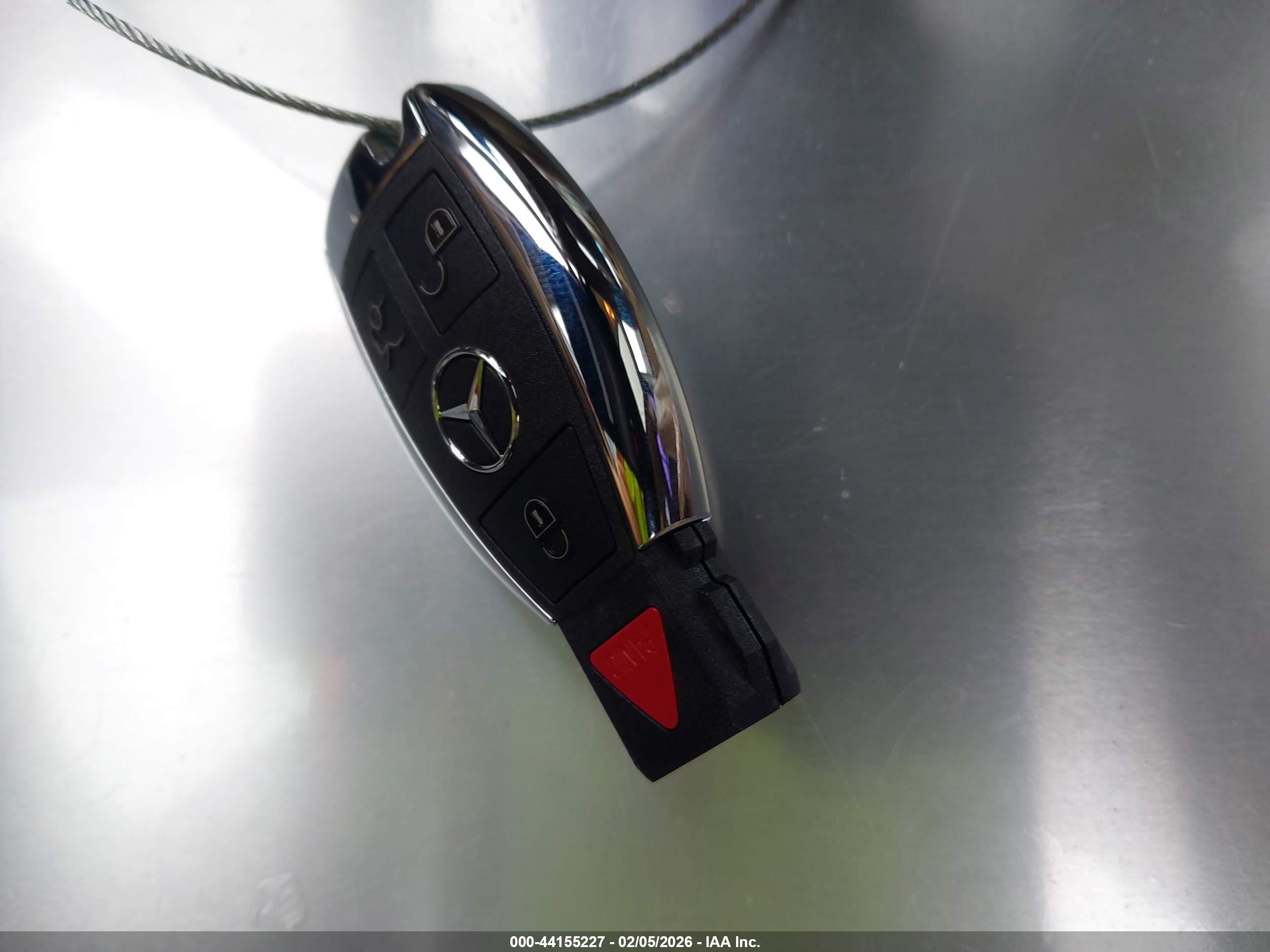 MERCEDES-BENZ E image 11