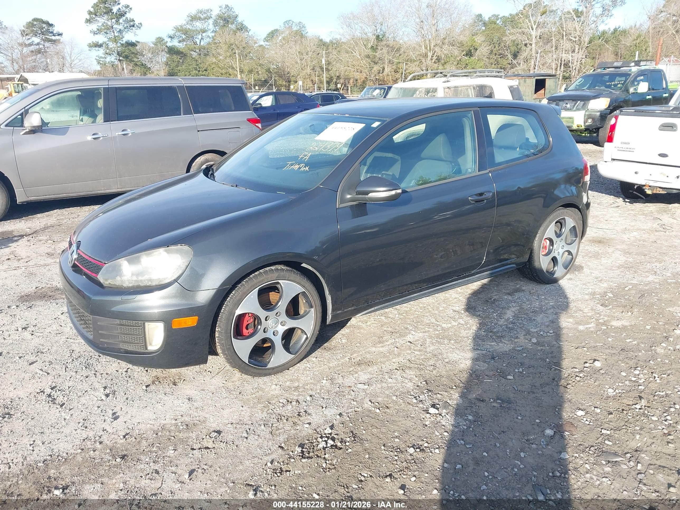 VOLKSWAGEN GTI image 2