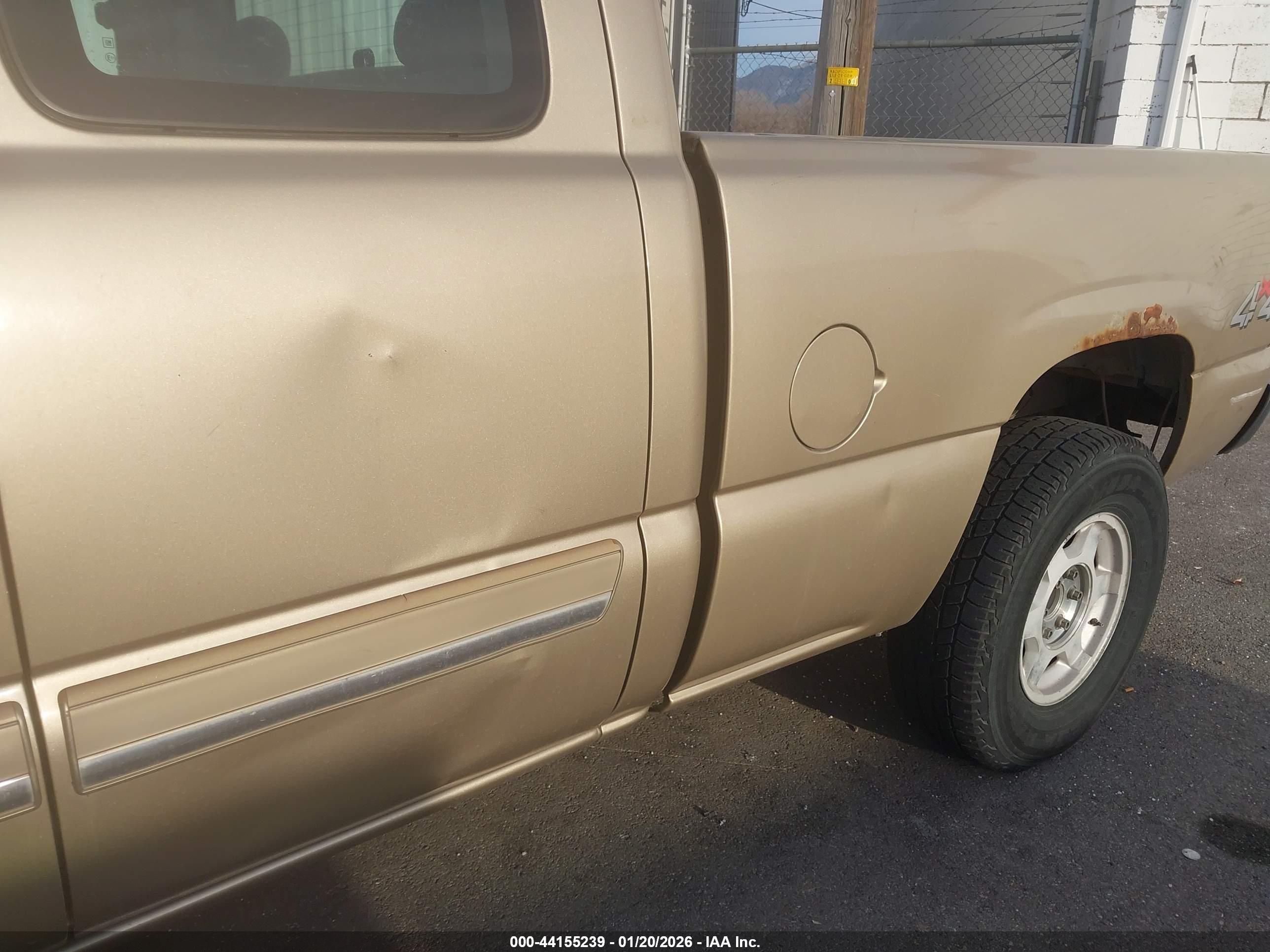CHEVROLET SILVERADO image 6