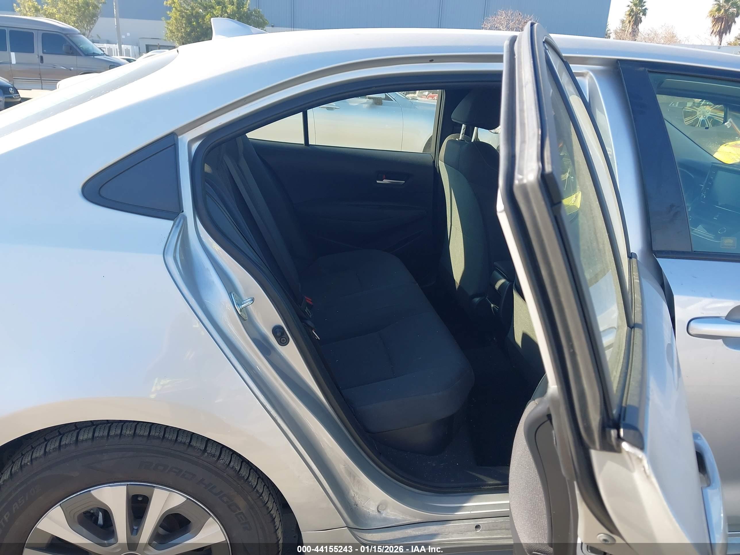 TOYOTA COROLLA image 8