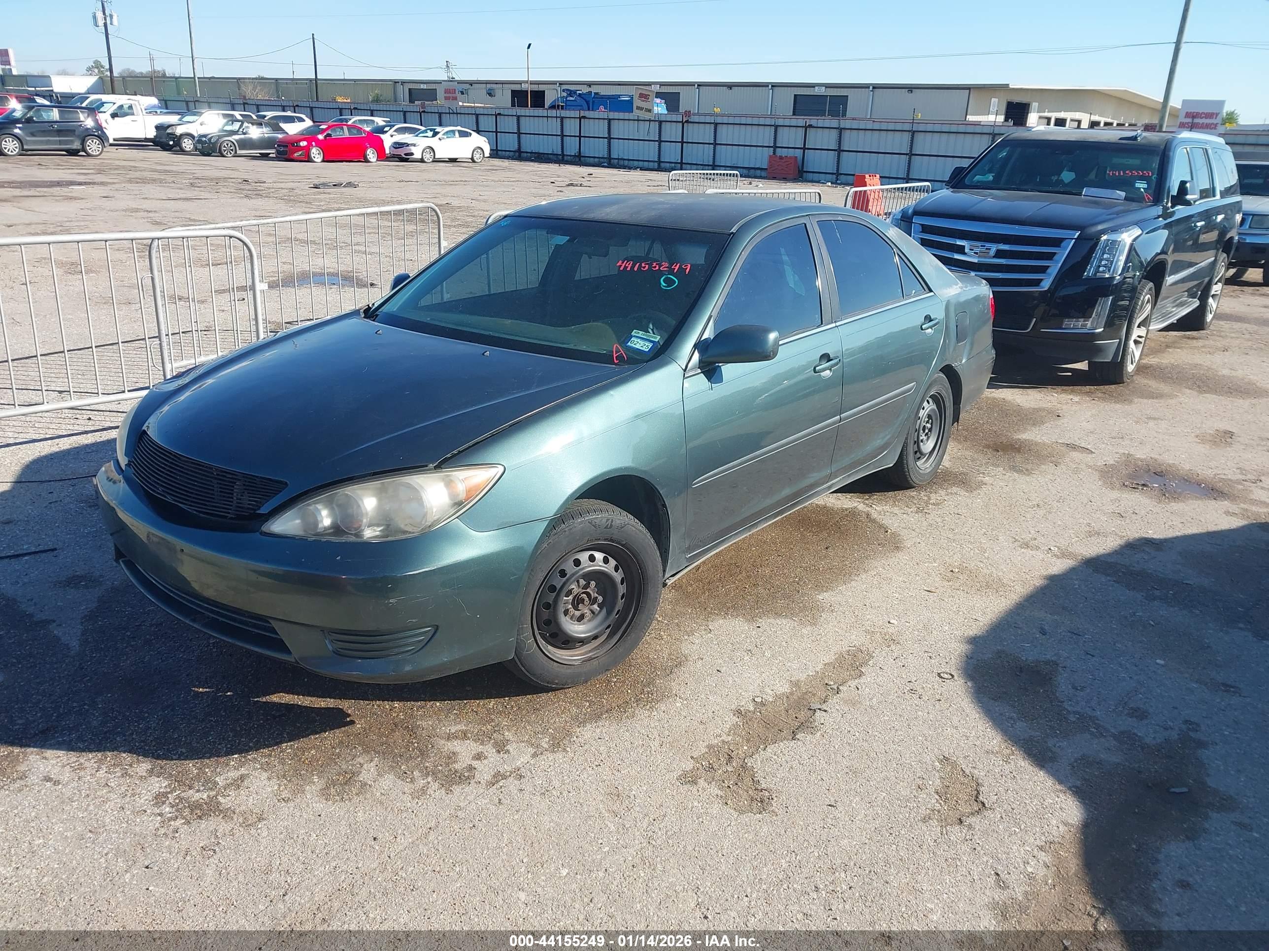 TOYOTA CAMRY image 2