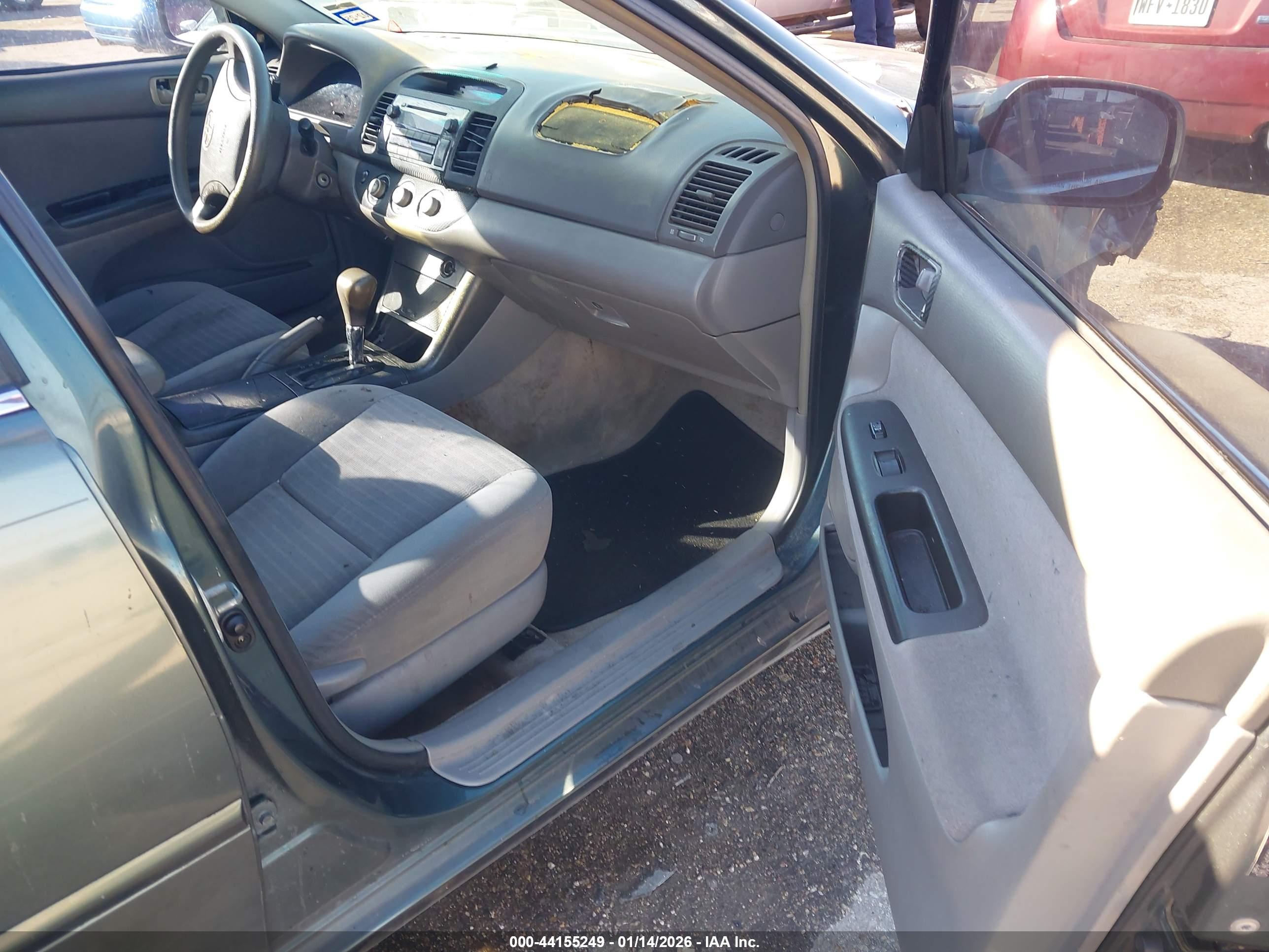 TOYOTA CAMRY image 5