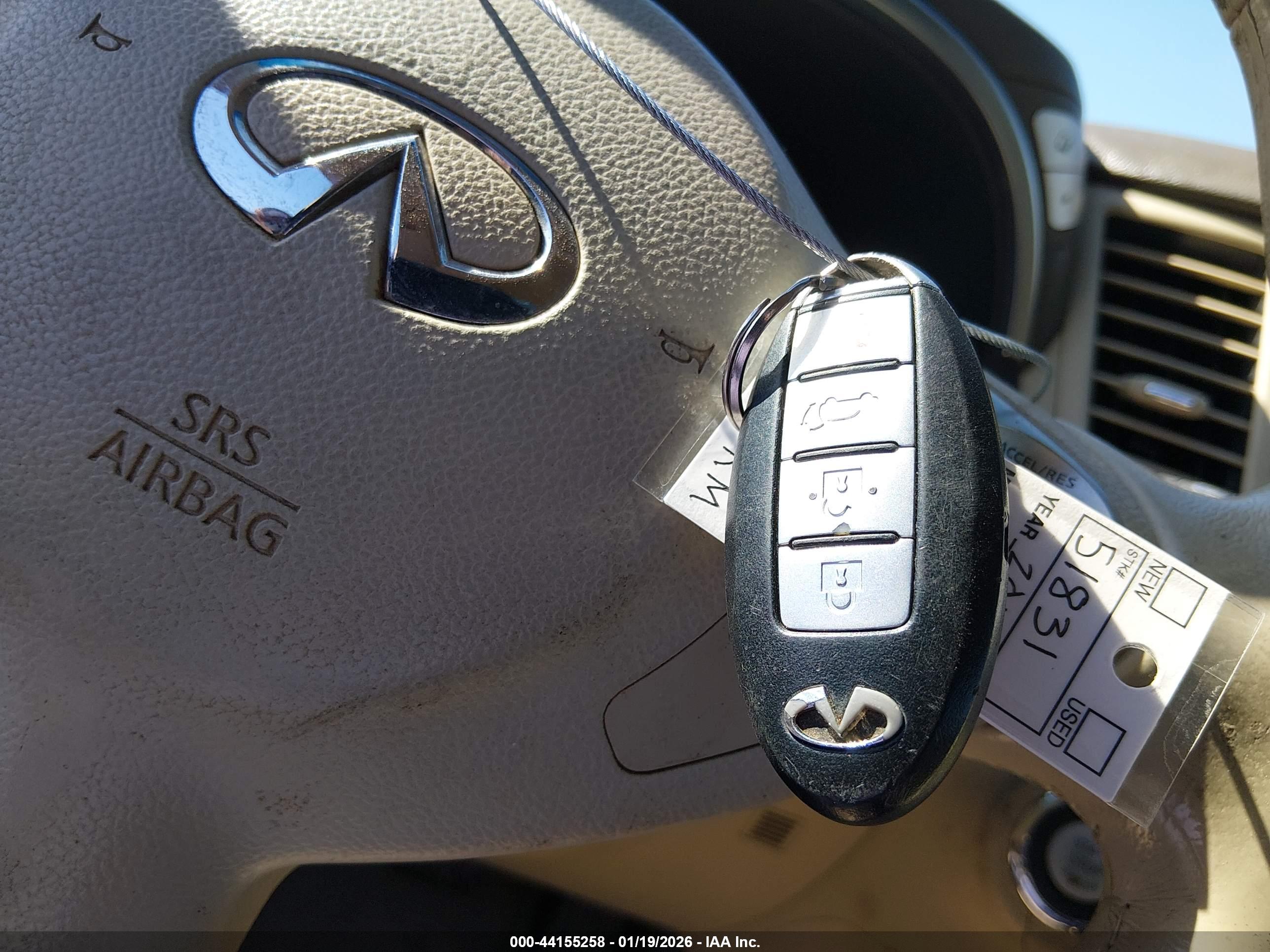 INFINITI FX35 image 11