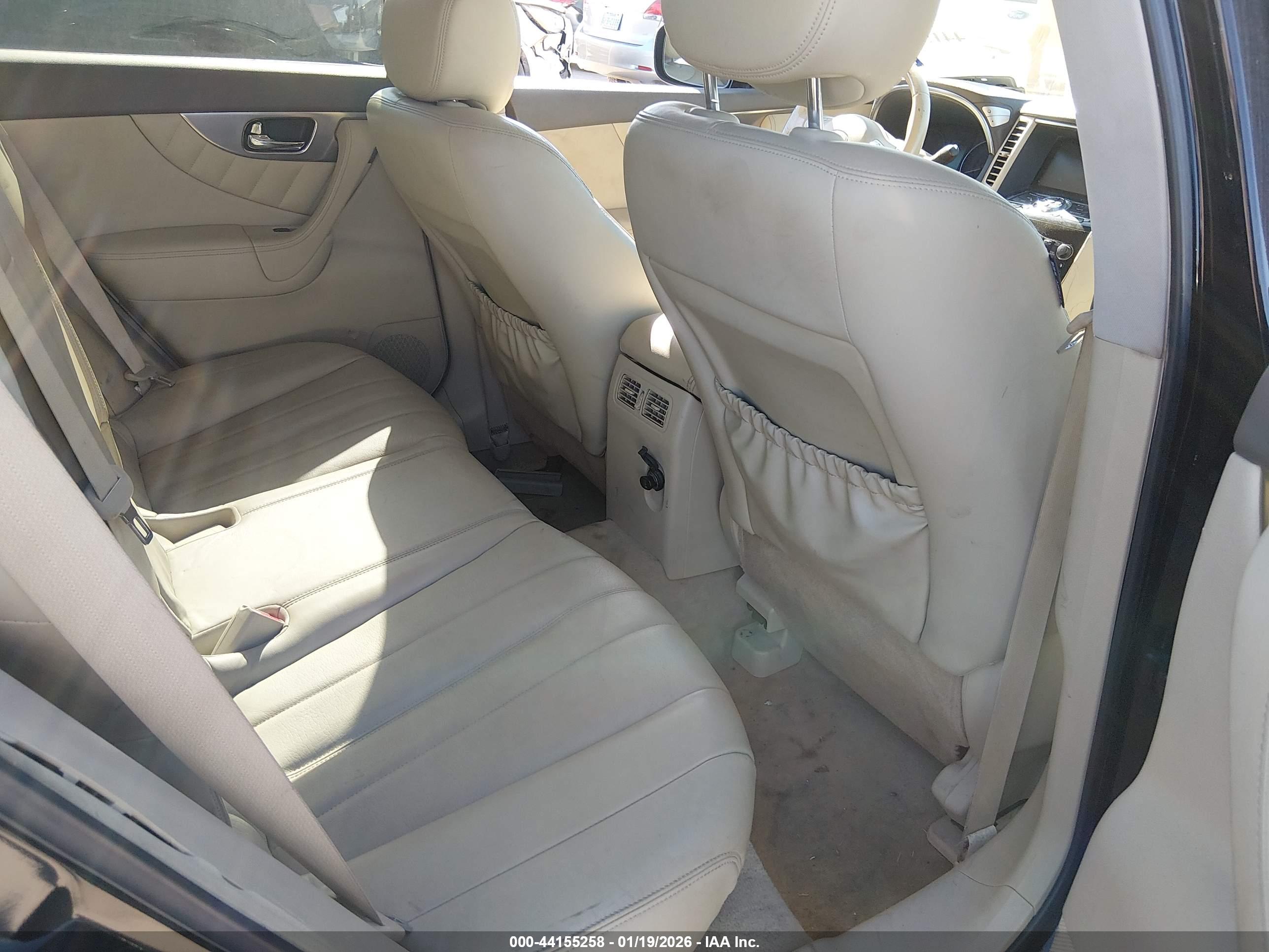 INFINITI FX35 image 8